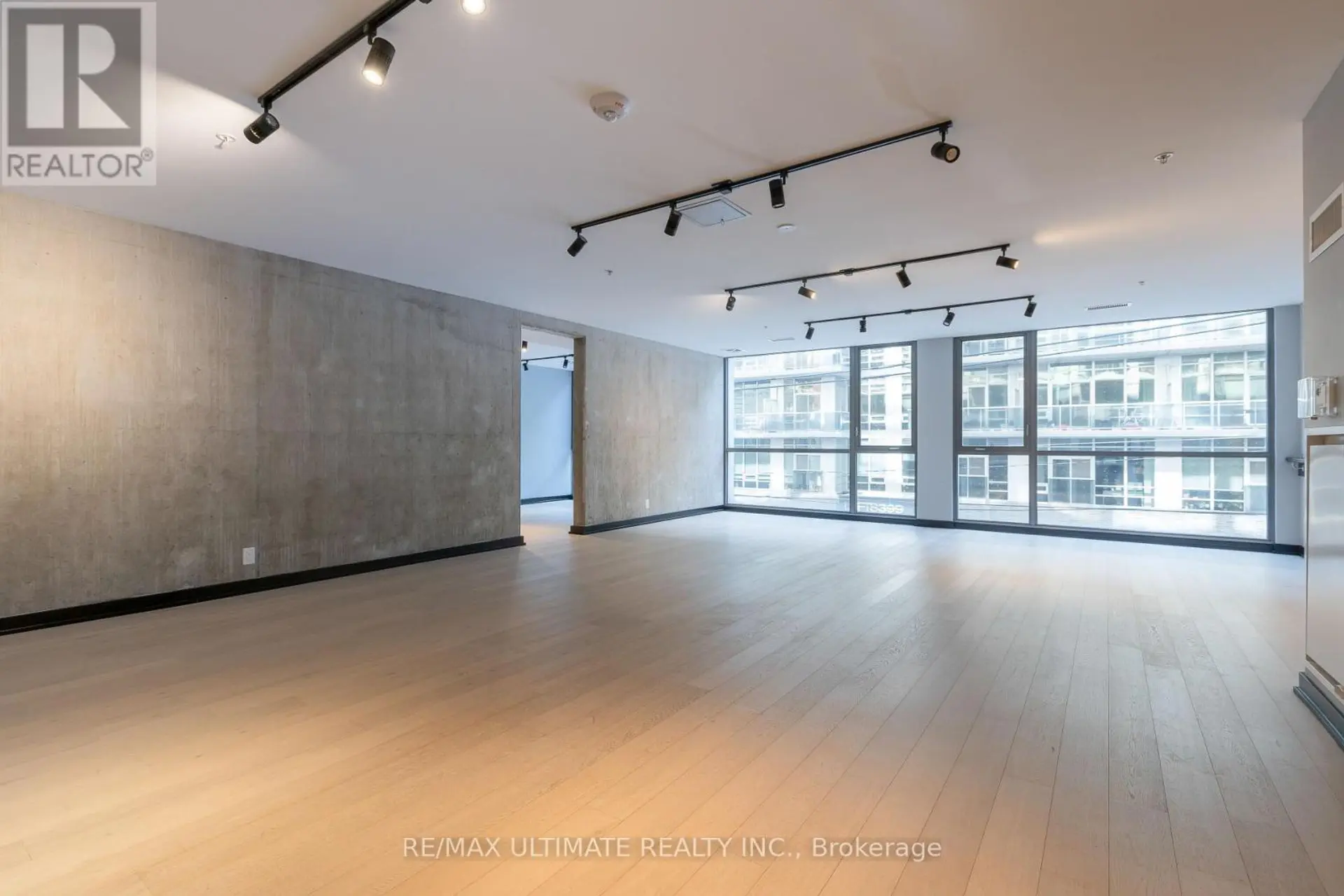 #206 39 BRANT STREET - Image 16