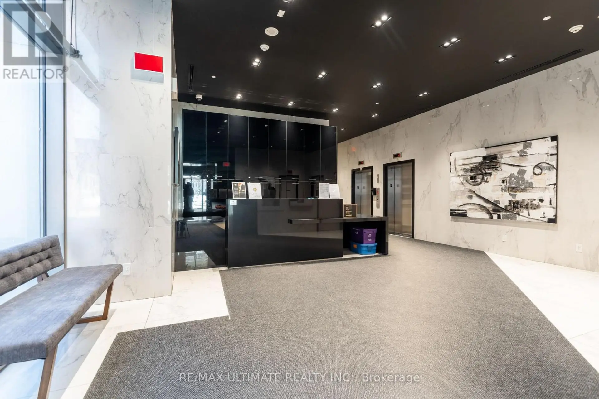 #206 39 BRANT STREET - Image 19