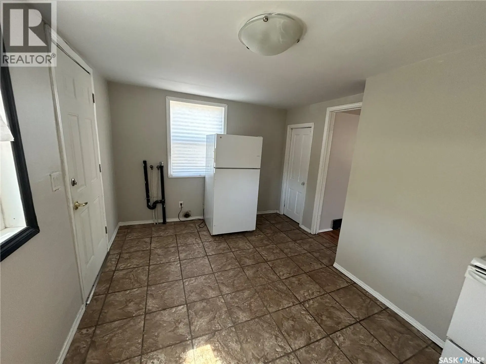 607 28th STREET W - Image 6