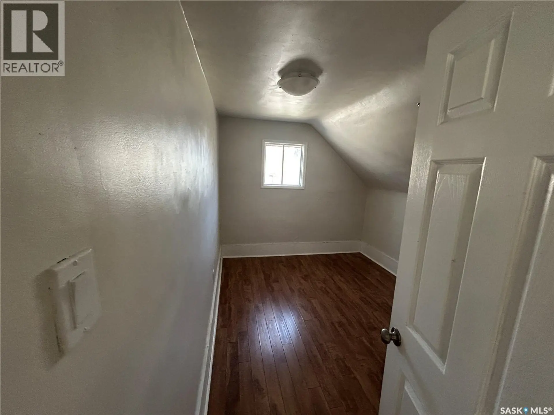 607 28th STREET W - Image 8