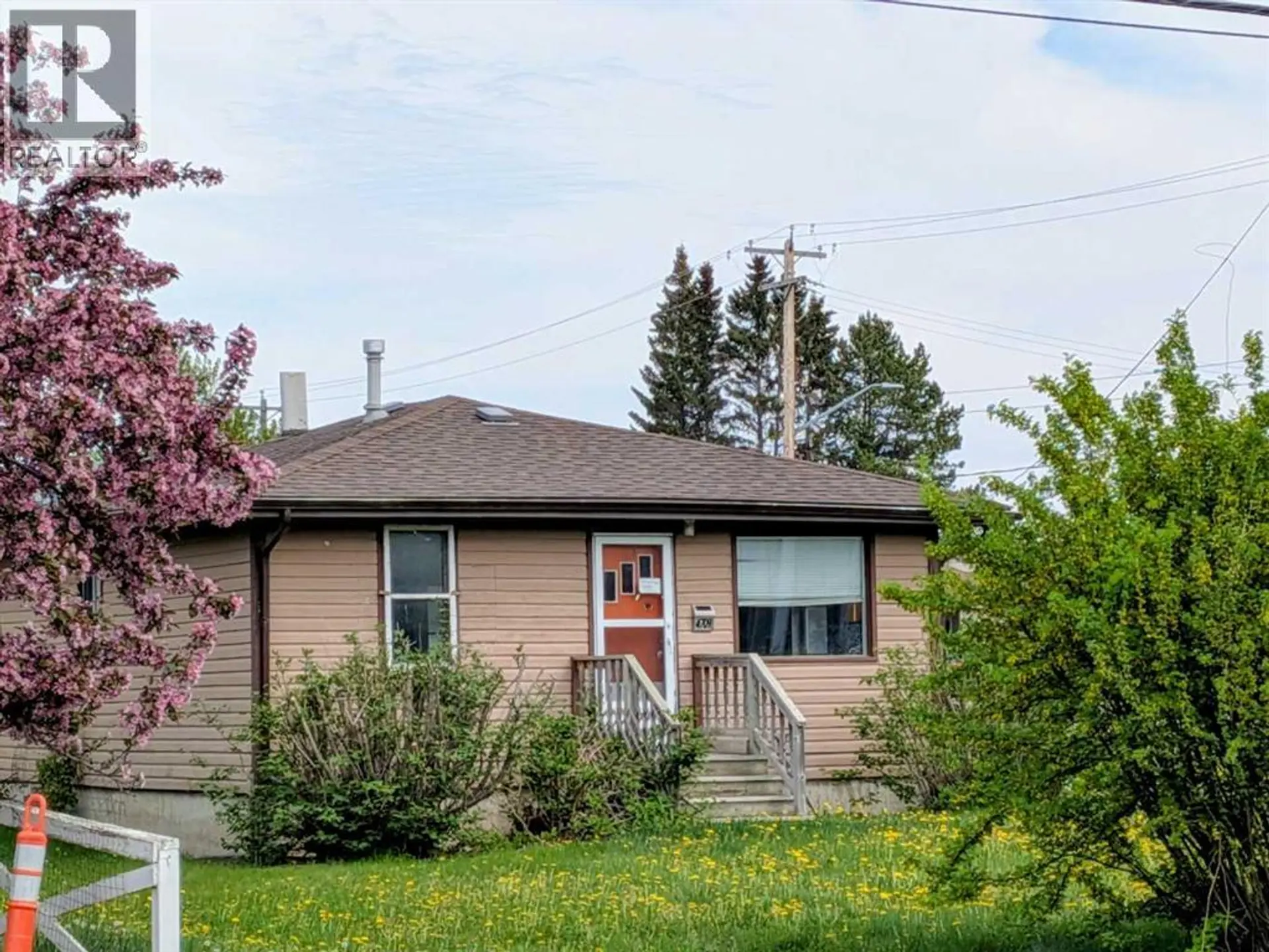 4709 46 Street - Image 2