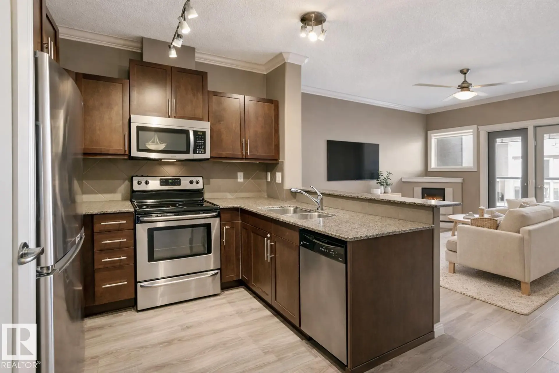 #334 10121 80 AV NW - Image 1