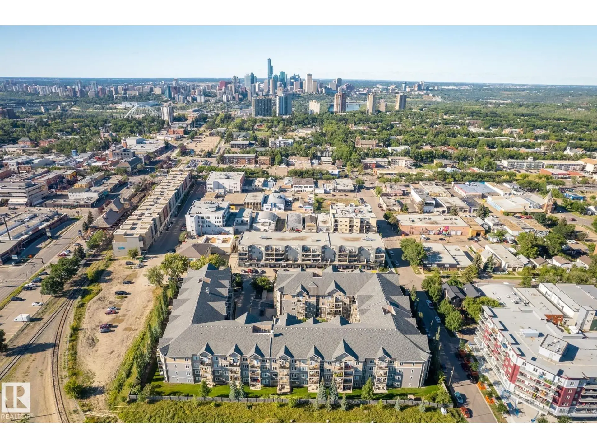#334 10121 80 AV NW - Image 16