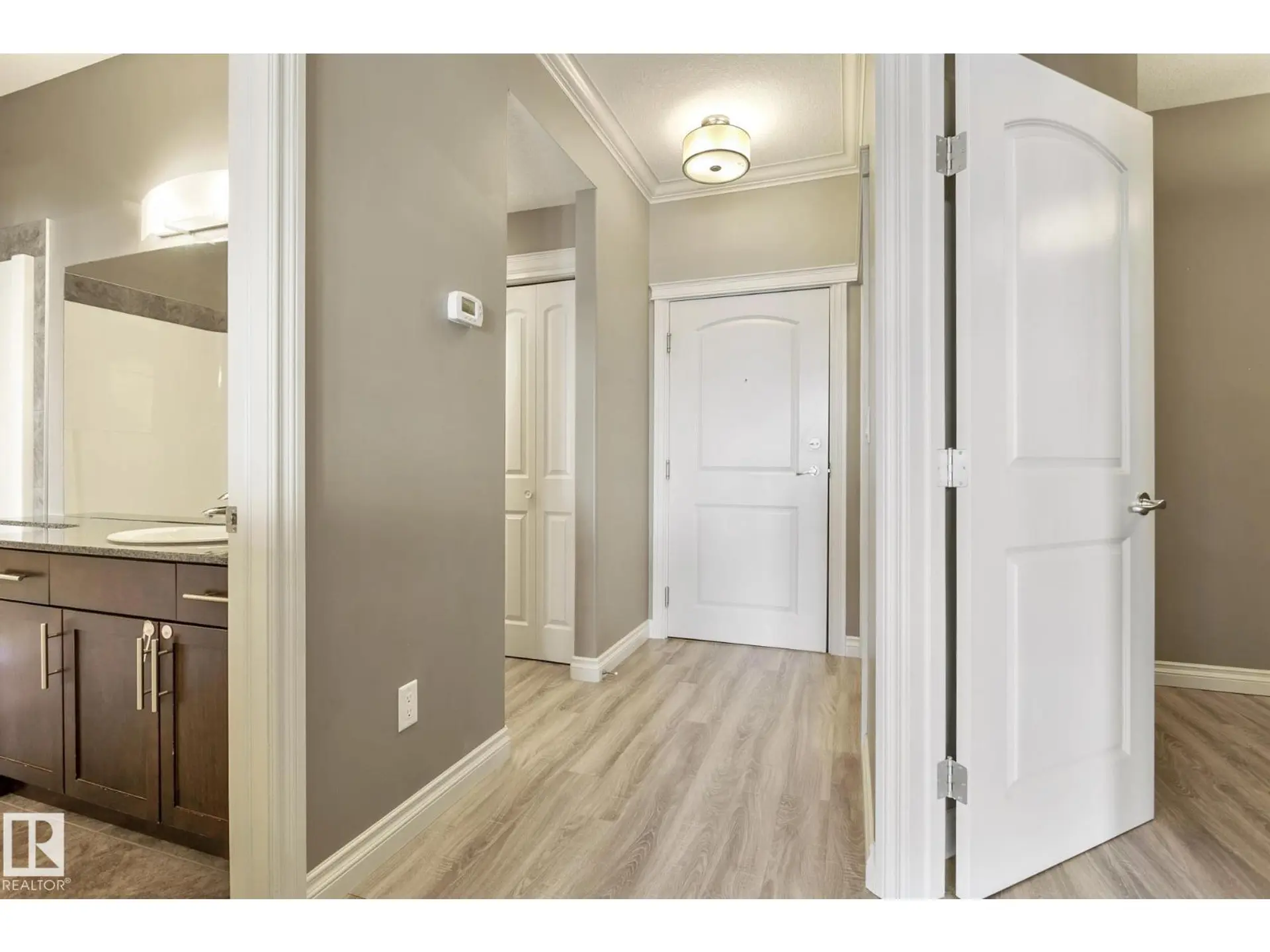#334 10121 80 AV NW - Image 8