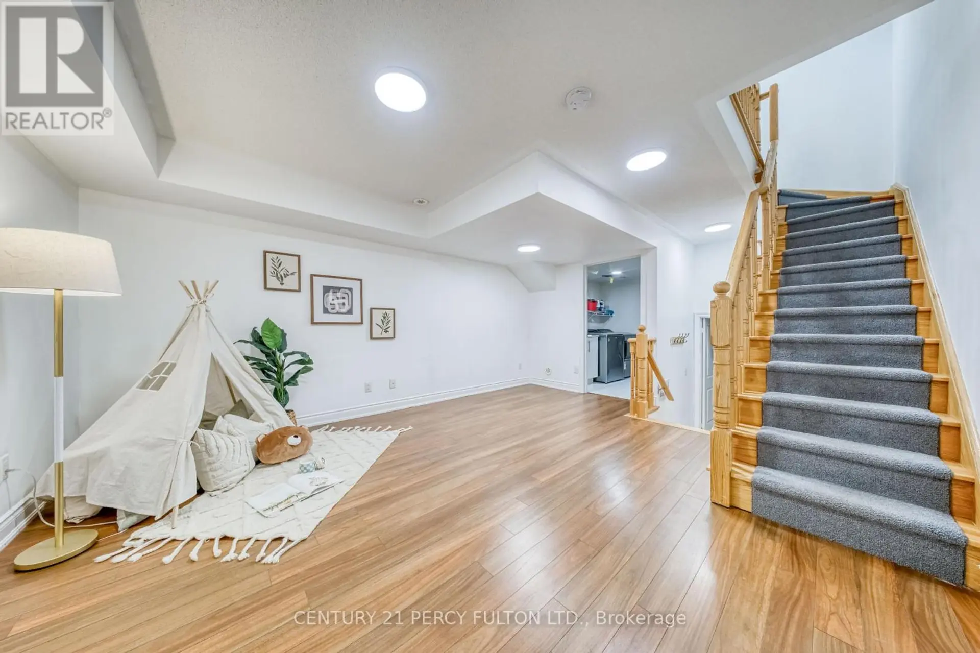 #21 259 SOUTH PARK ROAD - Image 17