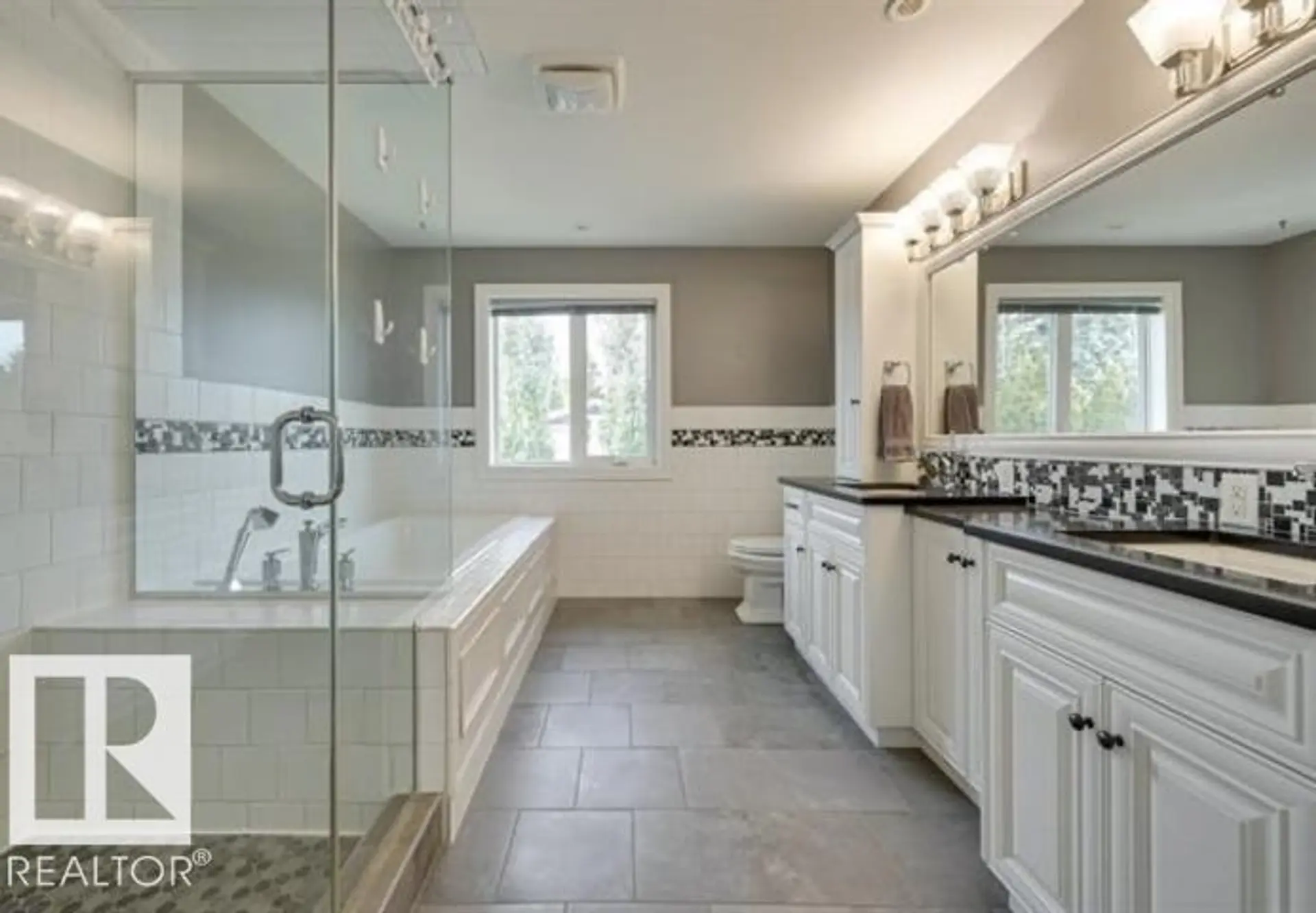 10836 130 Street NW - Image 12