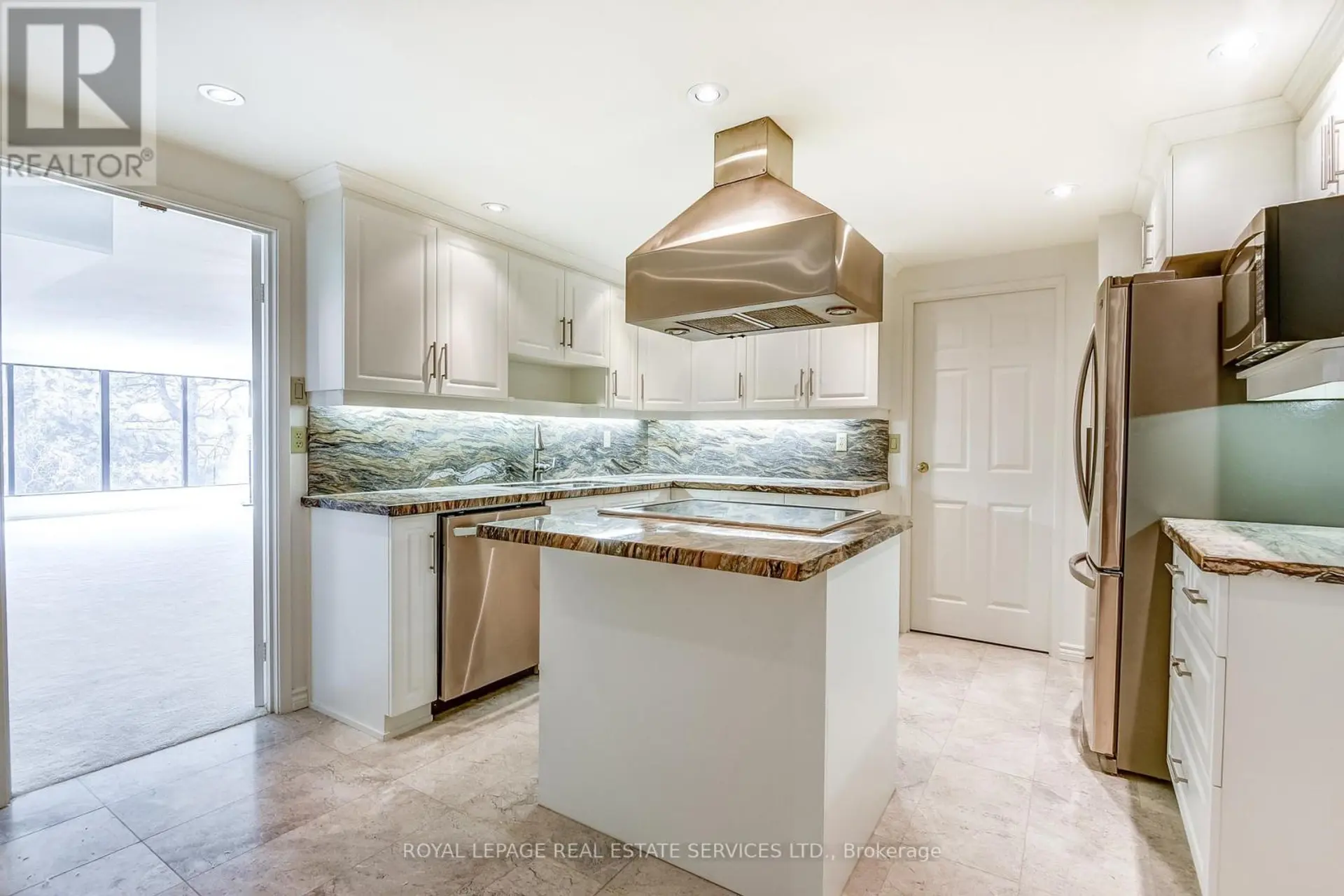 #303 2545 BLOOR STREET W - Image 8