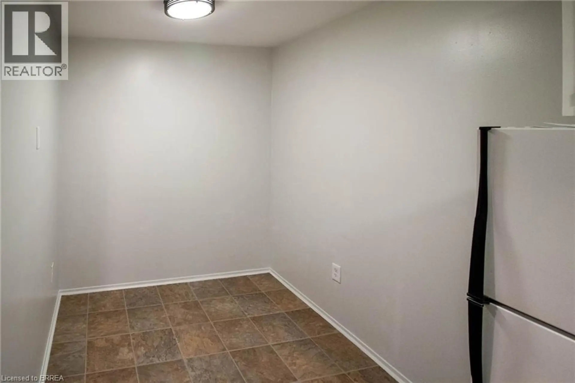 #304 1100 JALNA Boulevard - Image 12