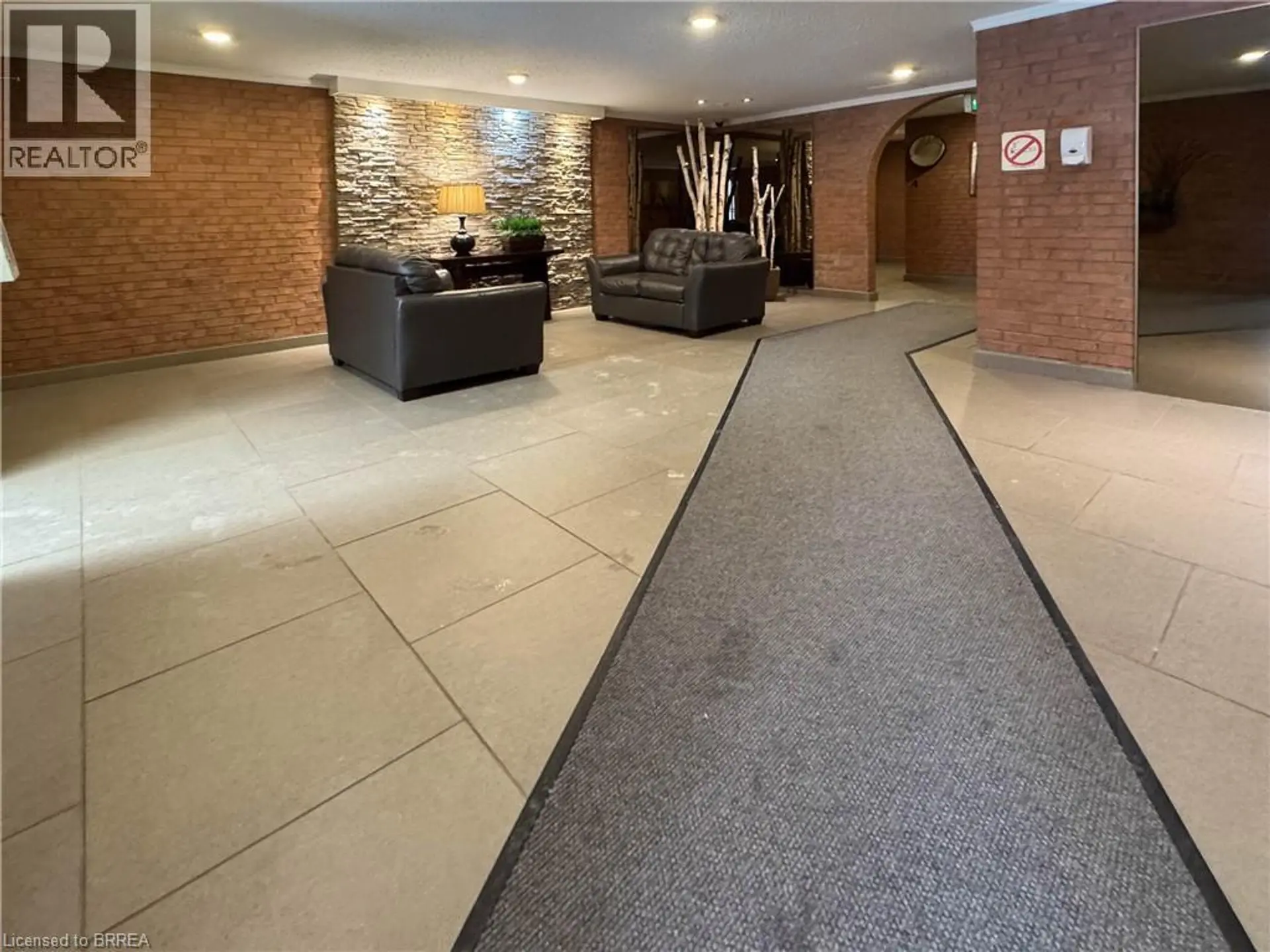 #304 1100 JALNA Boulevard - Image 2