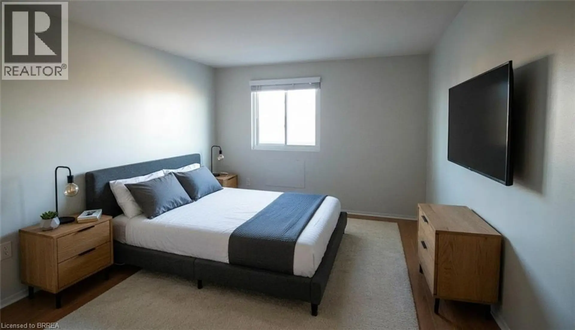 #304 1100 JALNA Boulevard - Image 4