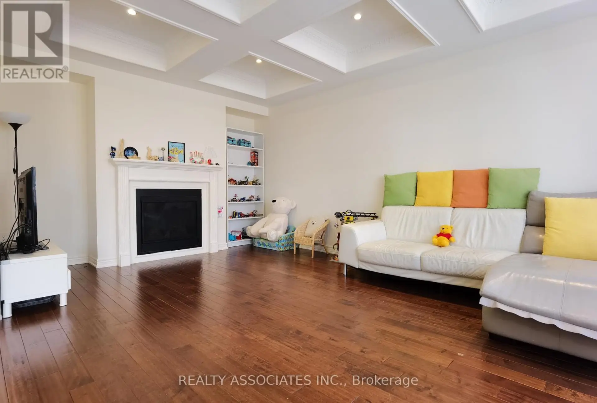 50 STRONG AVENUE - Image 6