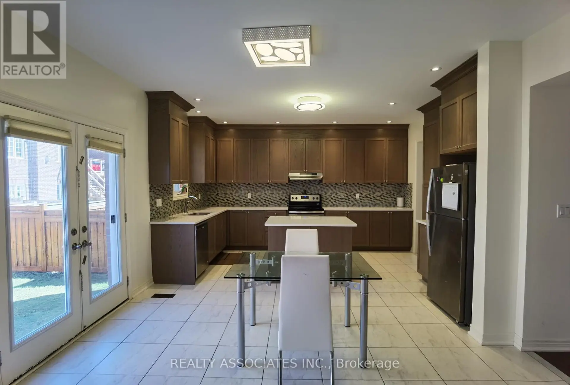 50 STRONG AVENUE - Image 7