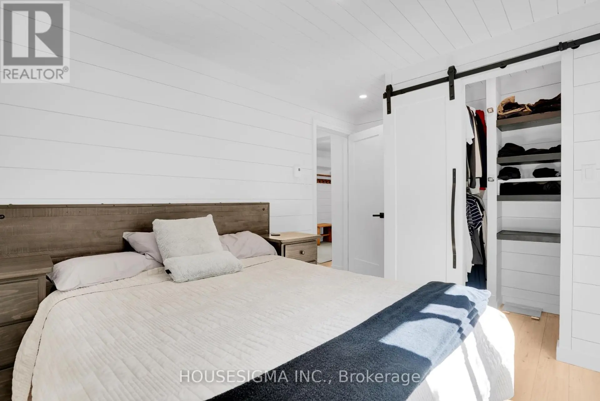 8150 LAIDLAW AVENUE - Image 14