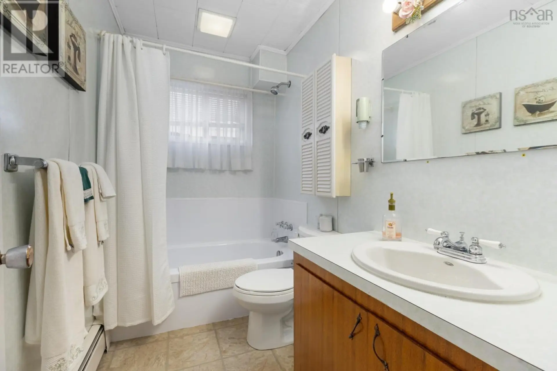 2883 Connaught Avenue - Image 10