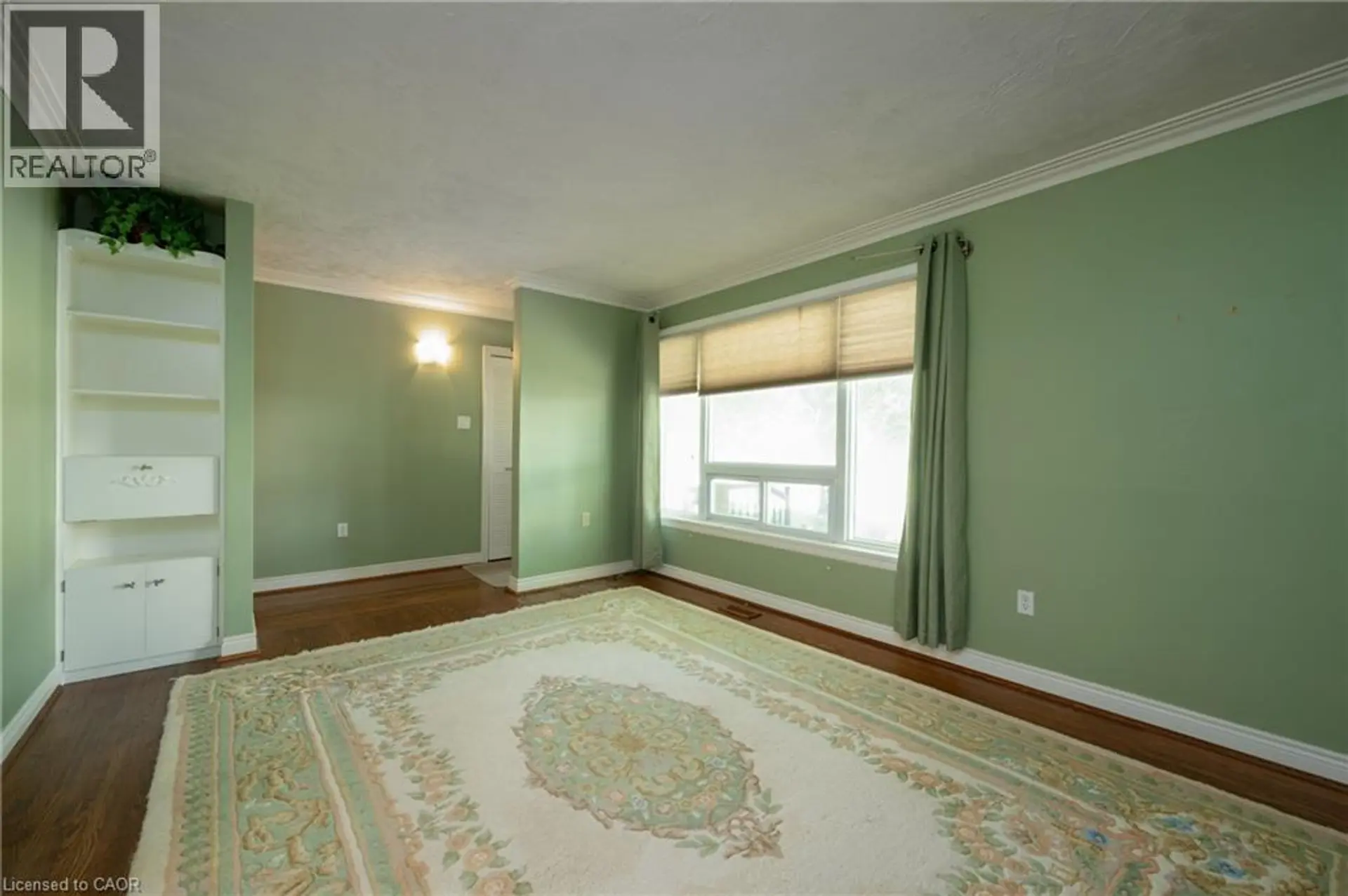 1304 AVON Crescent - Image 12
