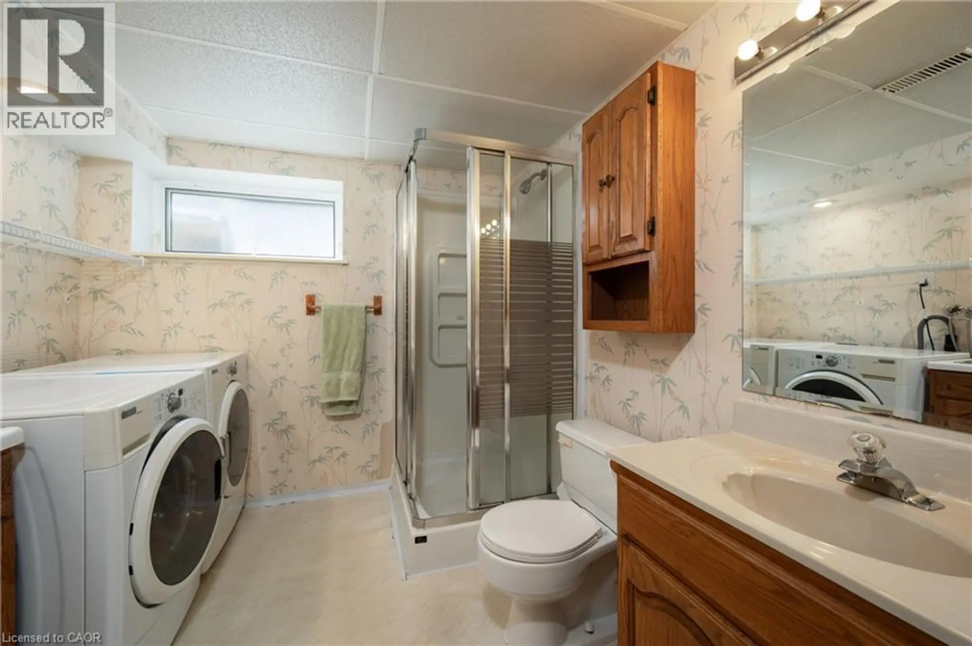 1304 AVON Crescent - Image 19