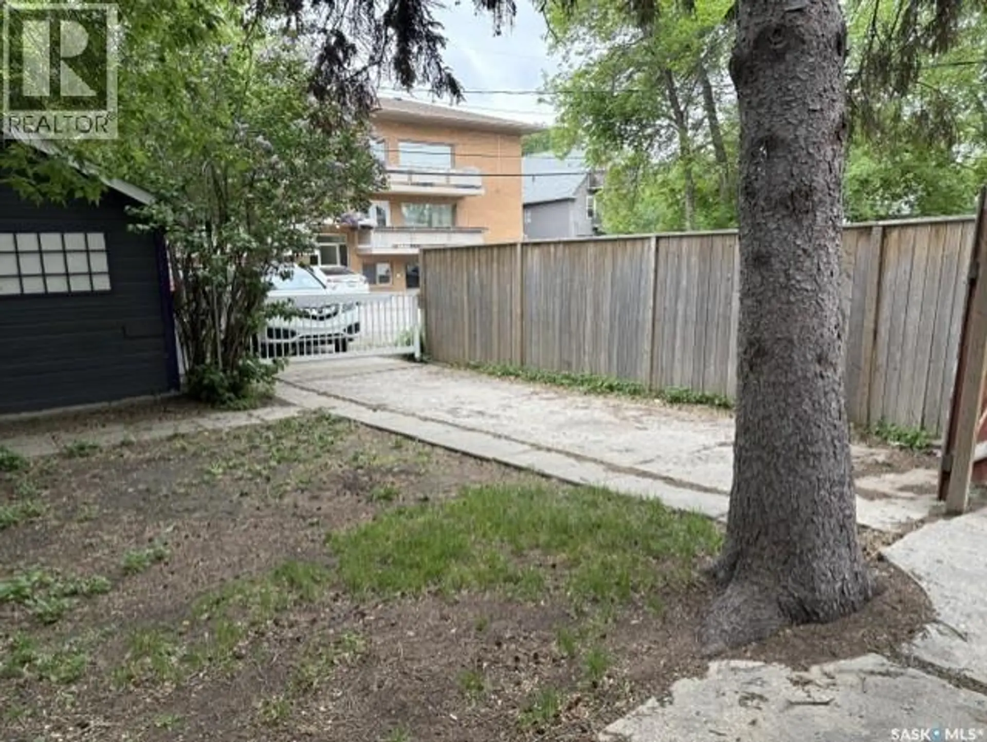 2047 Retallack STREET - Image 13