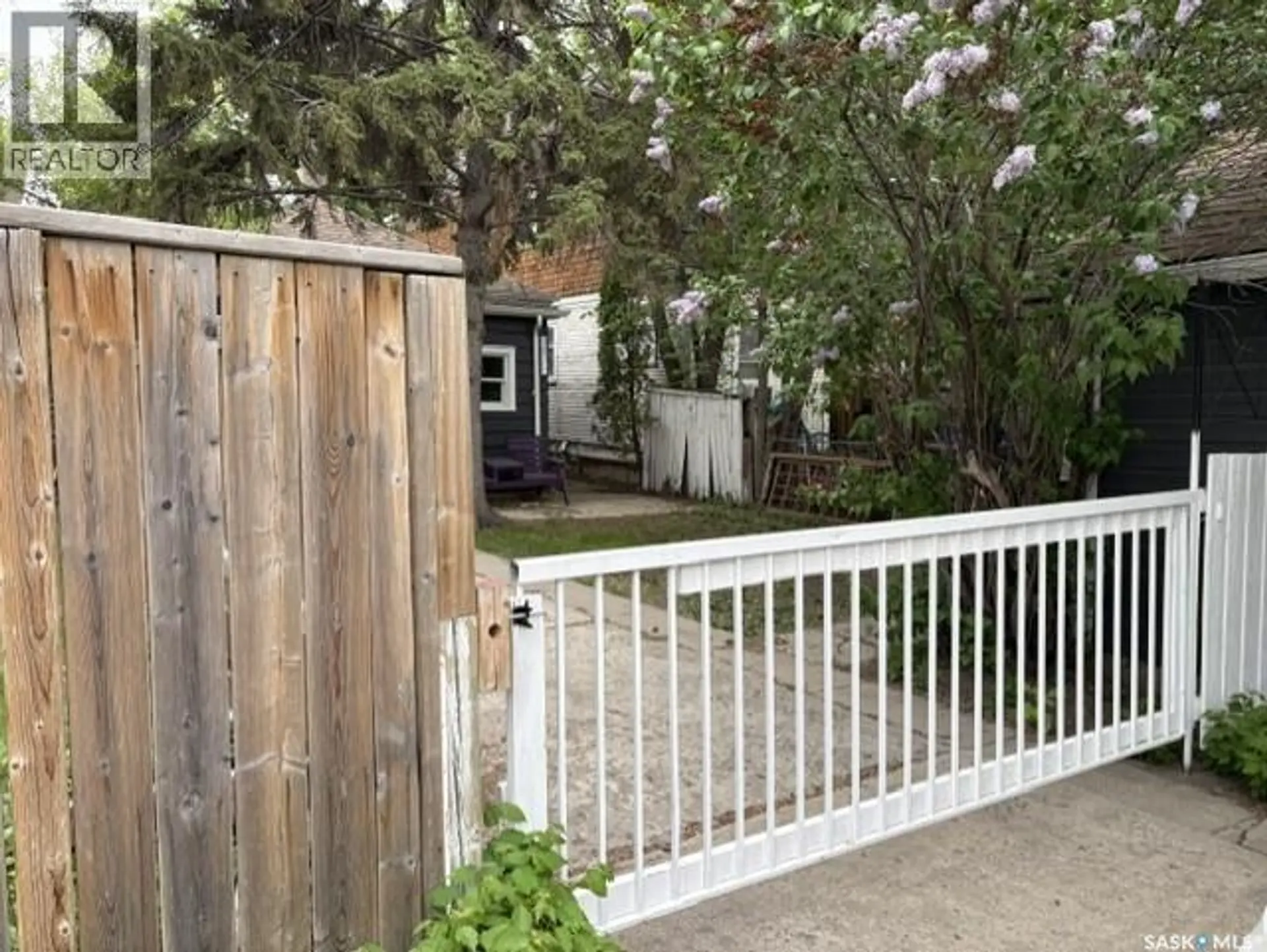 2047 Retallack STREET - Image 14