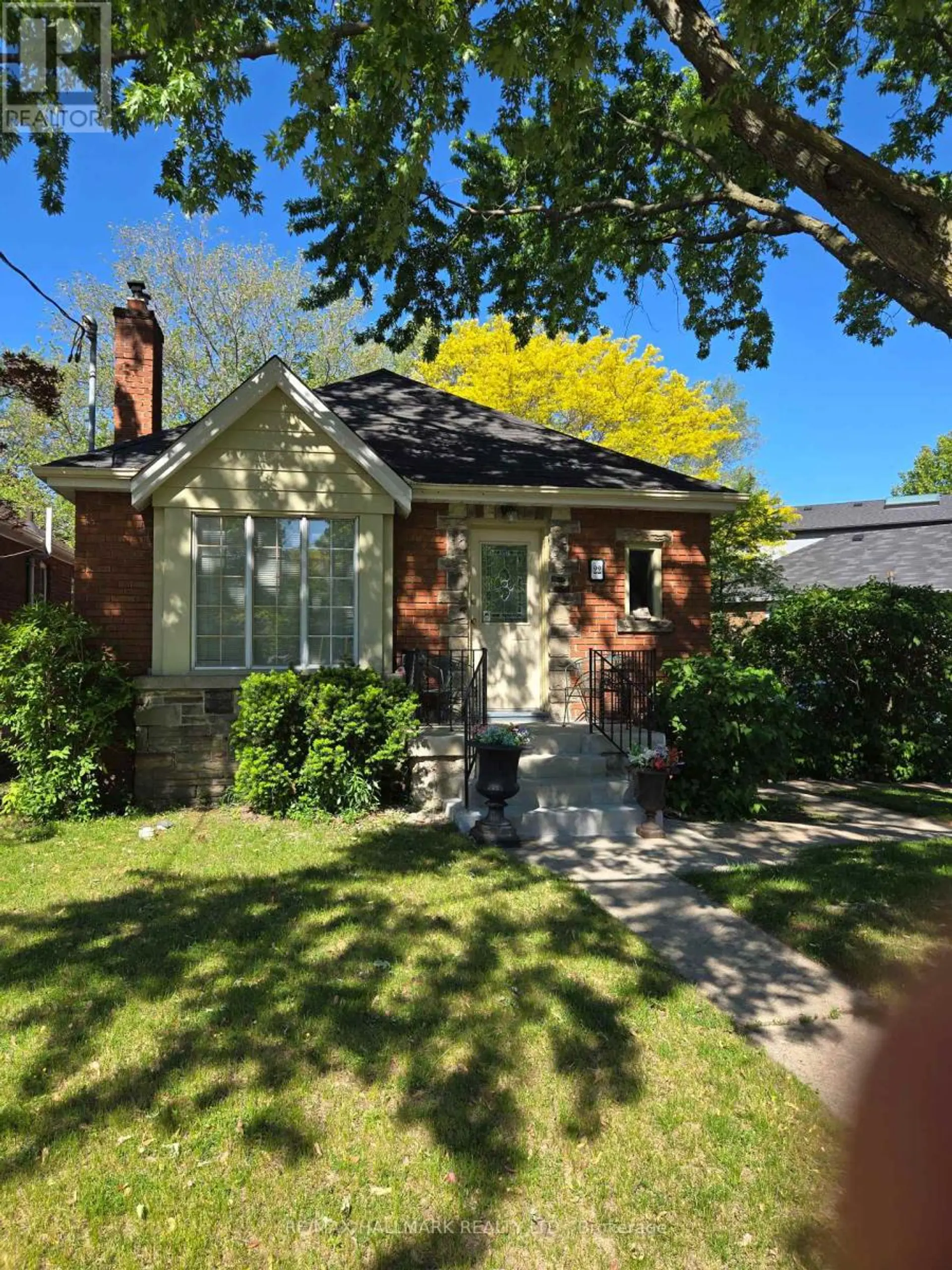 22 AIRLEY CRESCENT - Image 1