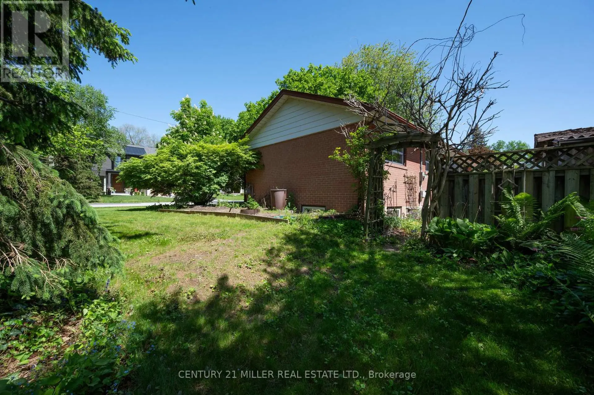 1304 AVON CRESCENT - Image 8