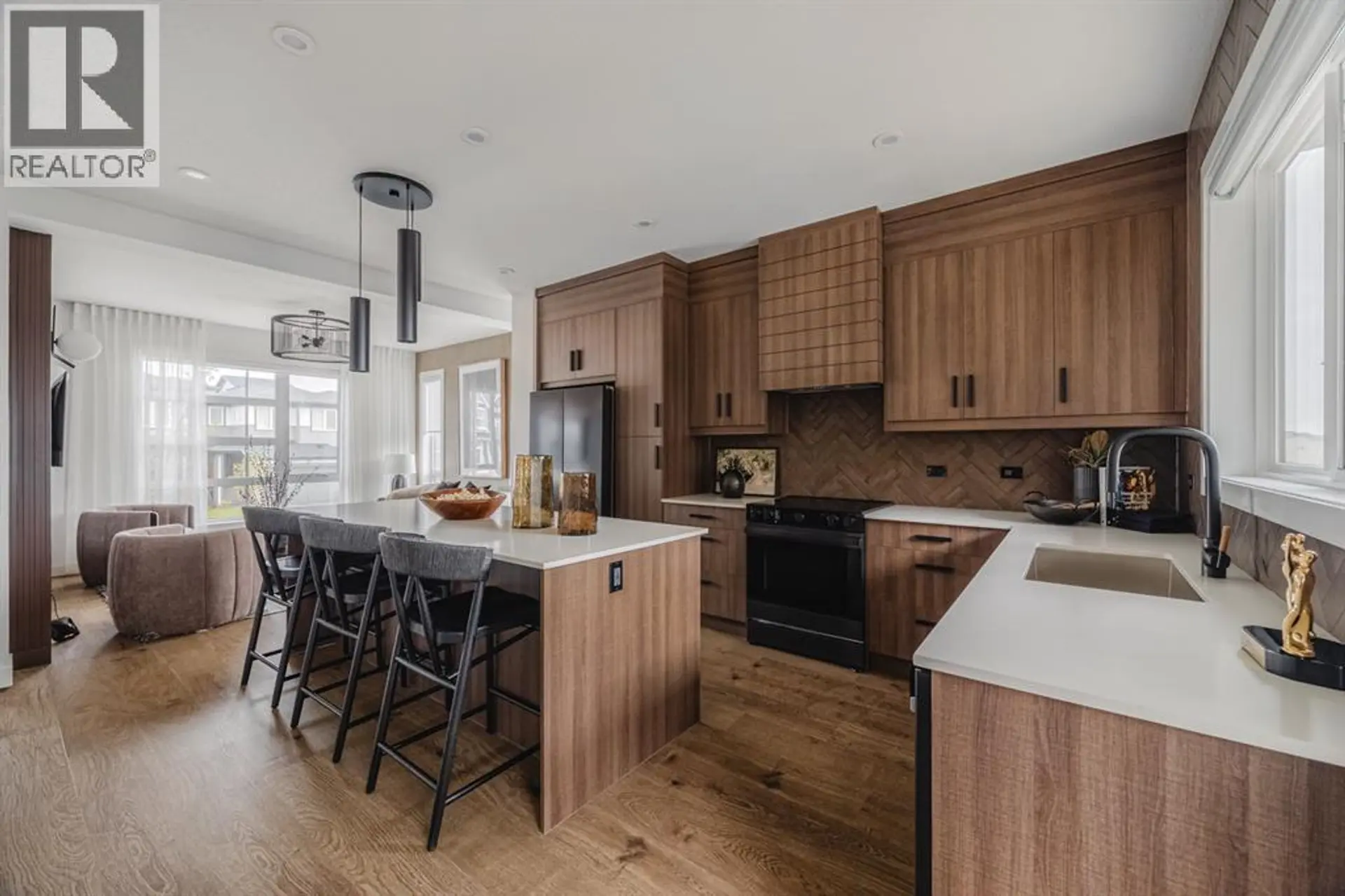 60 Cascade Ridge - Image 2
