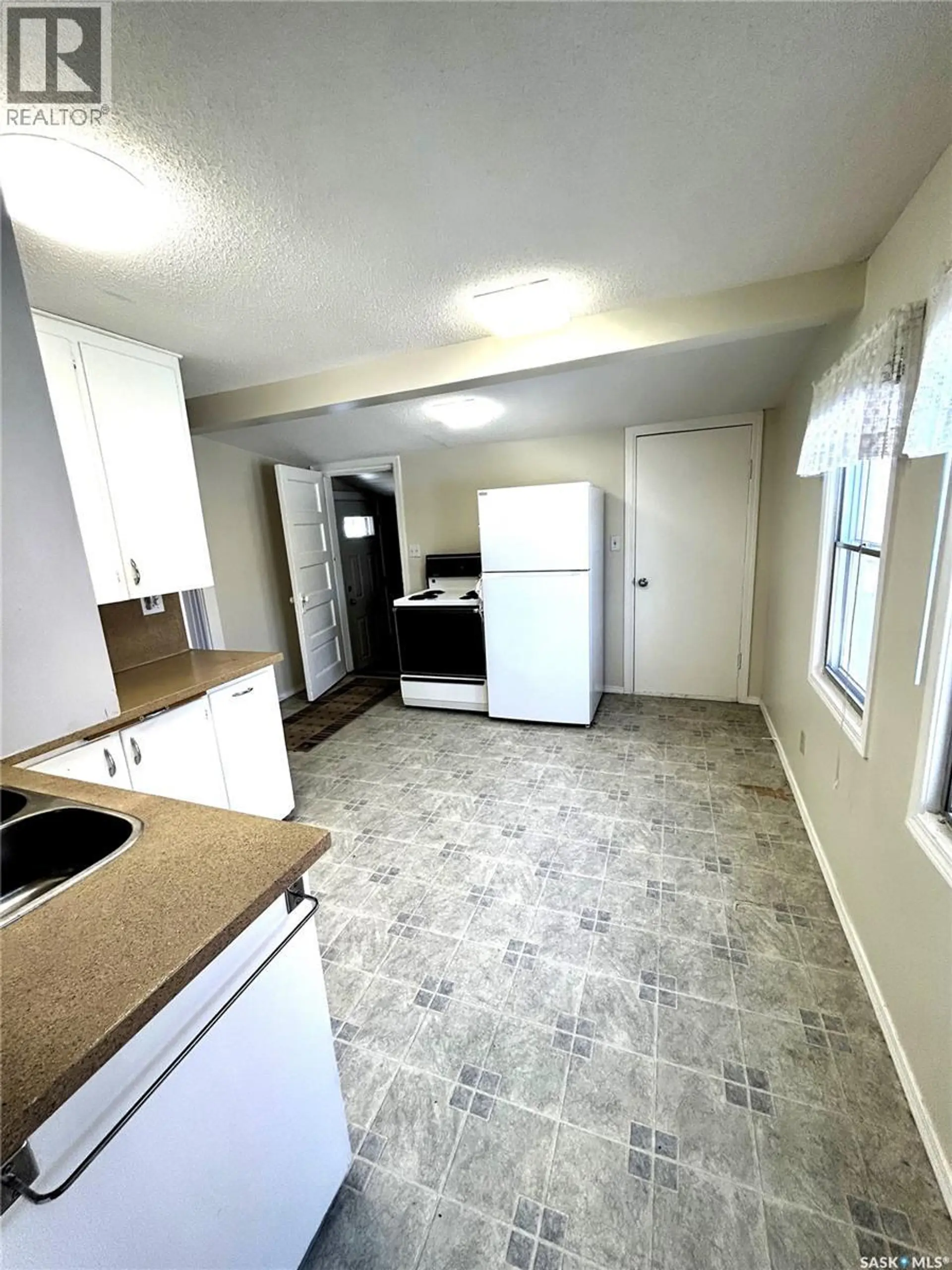 58 10th AVENUE NE - Image 4
