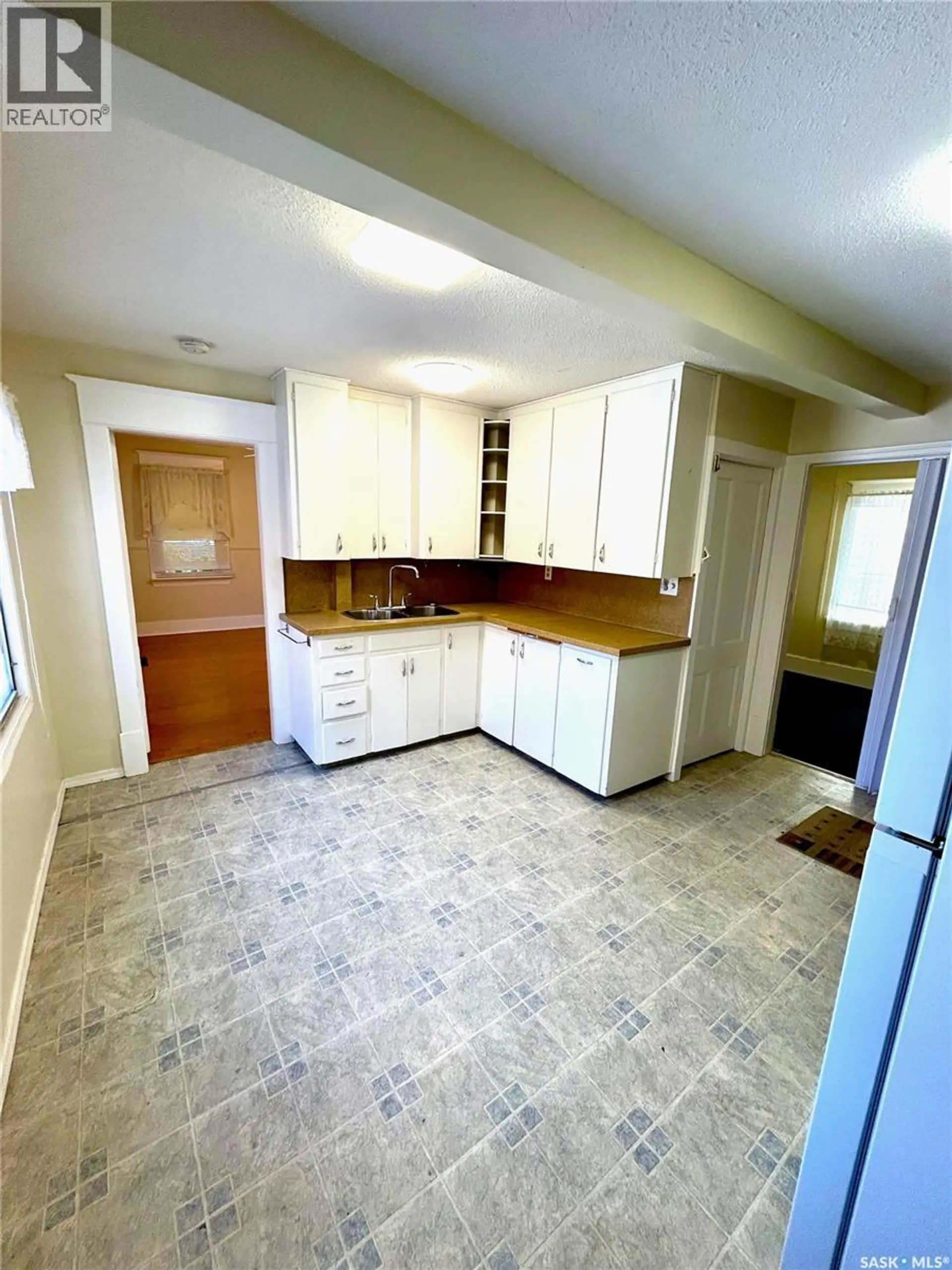 58 10th AVENUE NE - Image 5