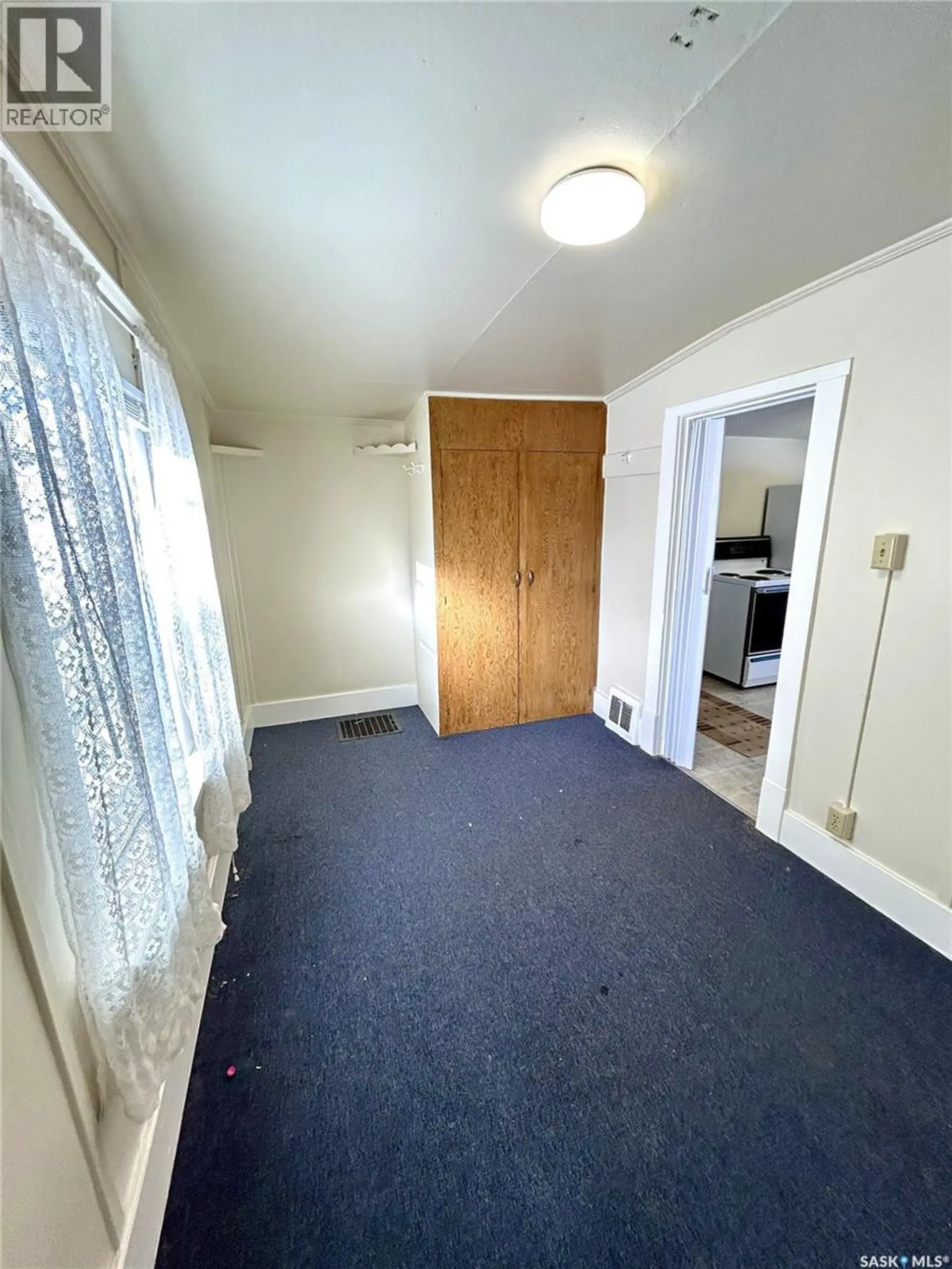 58 10th AVENUE NE - Image 8