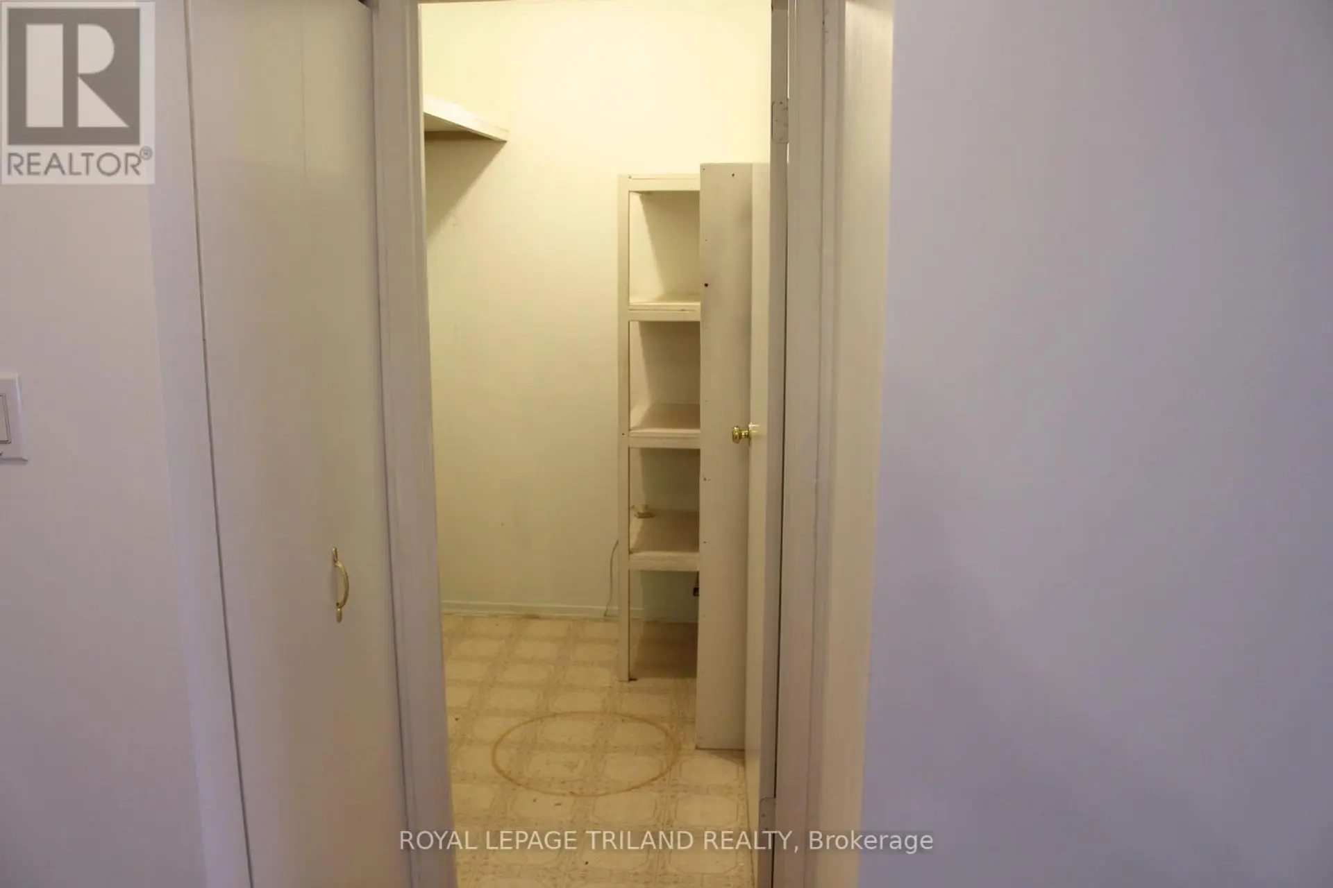 #218 9 JACKSWAY CRESCENT - Image 3