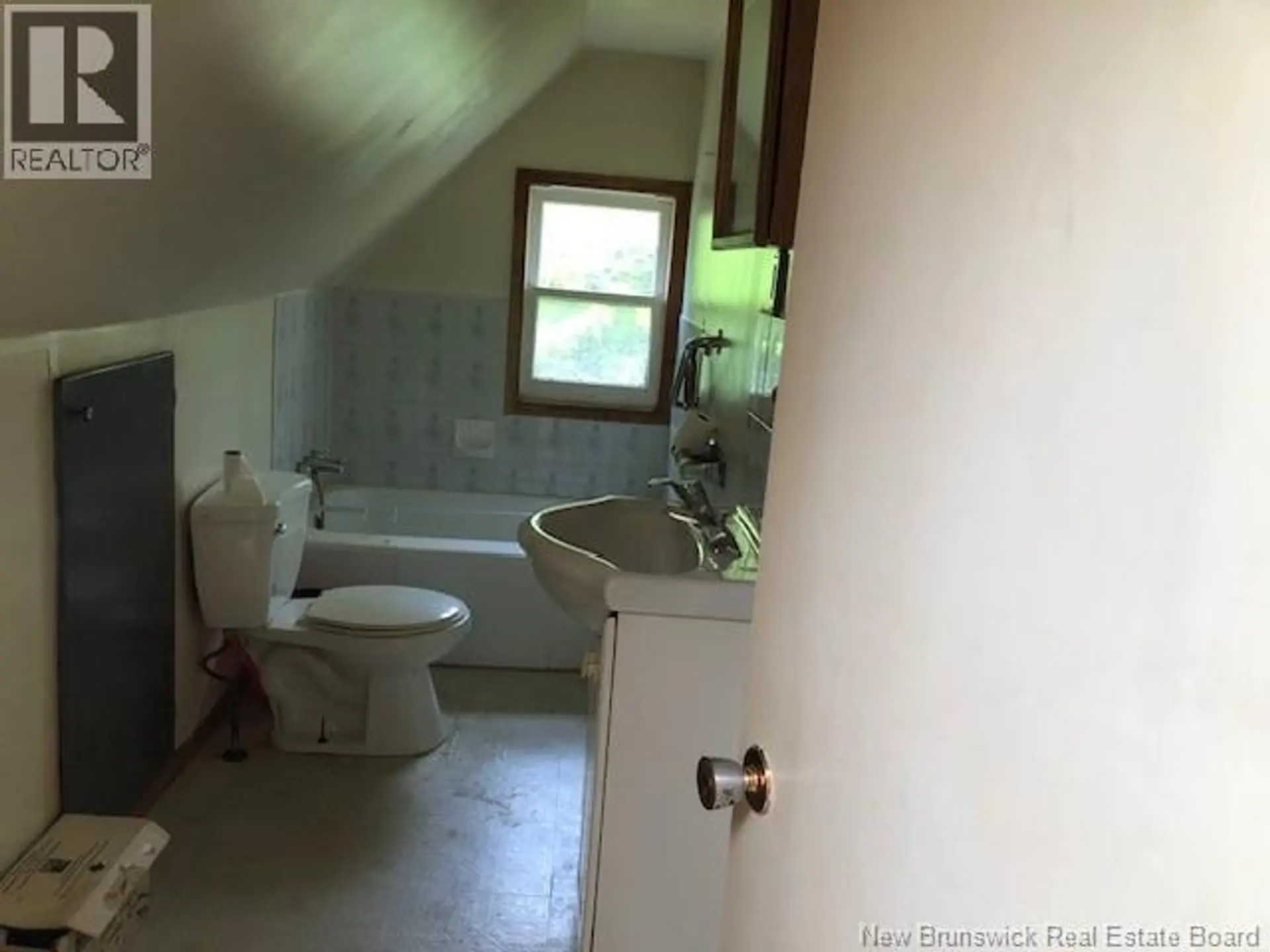 689 Salisbury Road - Image 10