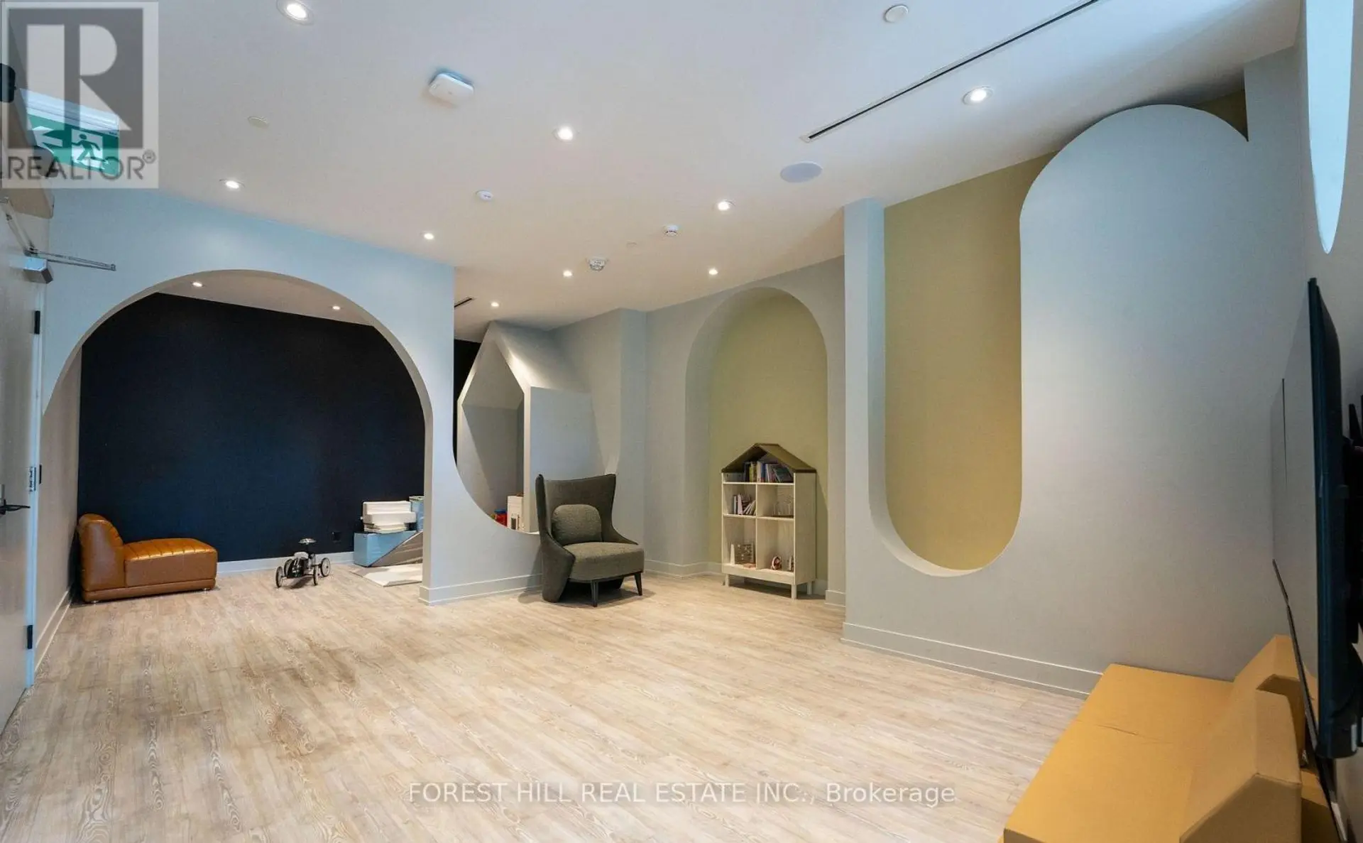 #418 270 DUFFERIN STREET - Image 15