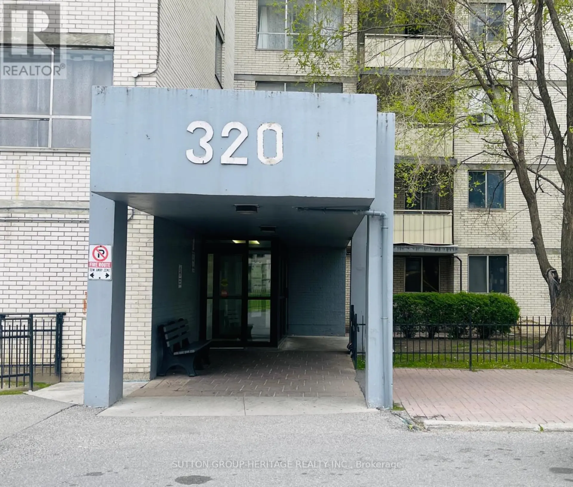 #1613 320 DIXON ROAD - Image 4