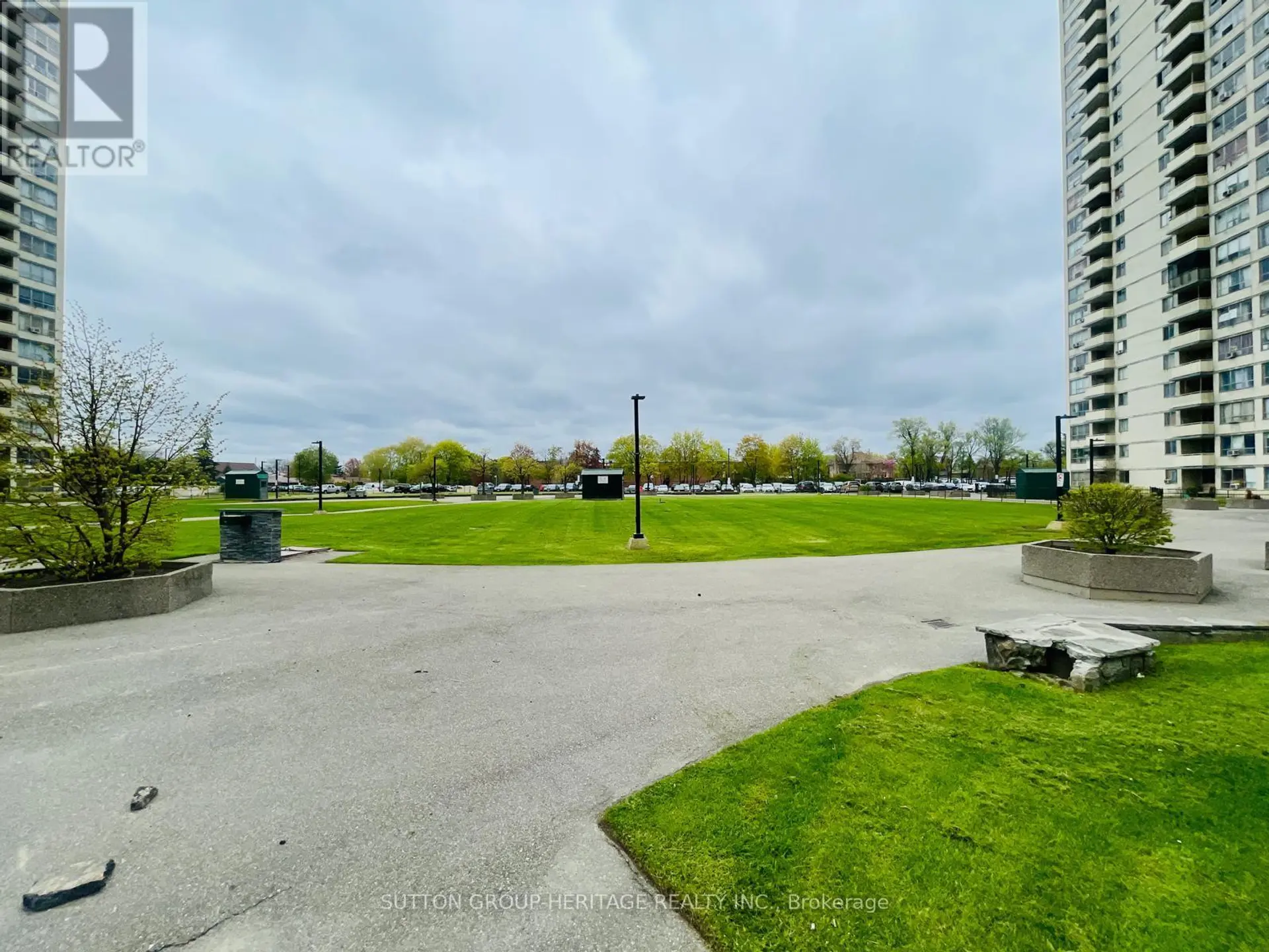 #1613 320 DIXON ROAD - Image 7