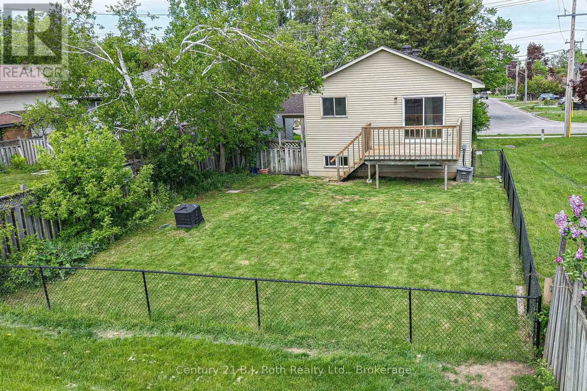 211 WESTMOUNT DRIVE S - Image 4