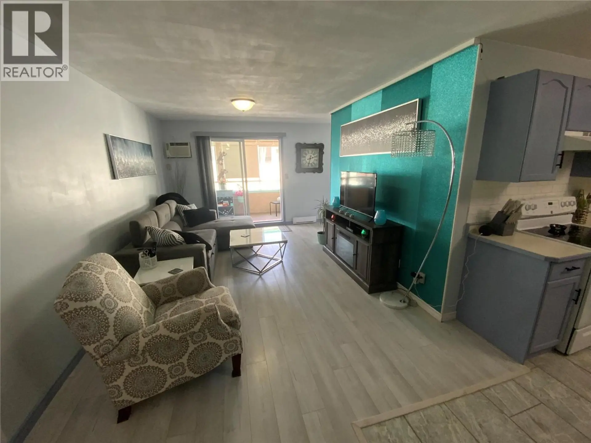 #204 865 Main Street - Image 5