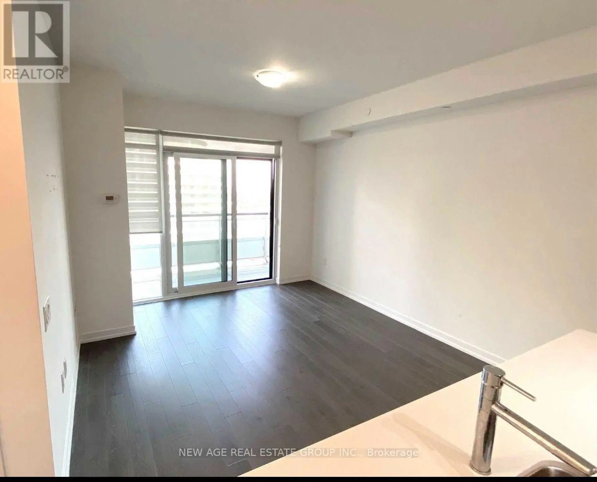 #1001 2560 EGLINTON AVENUE W - Image 11