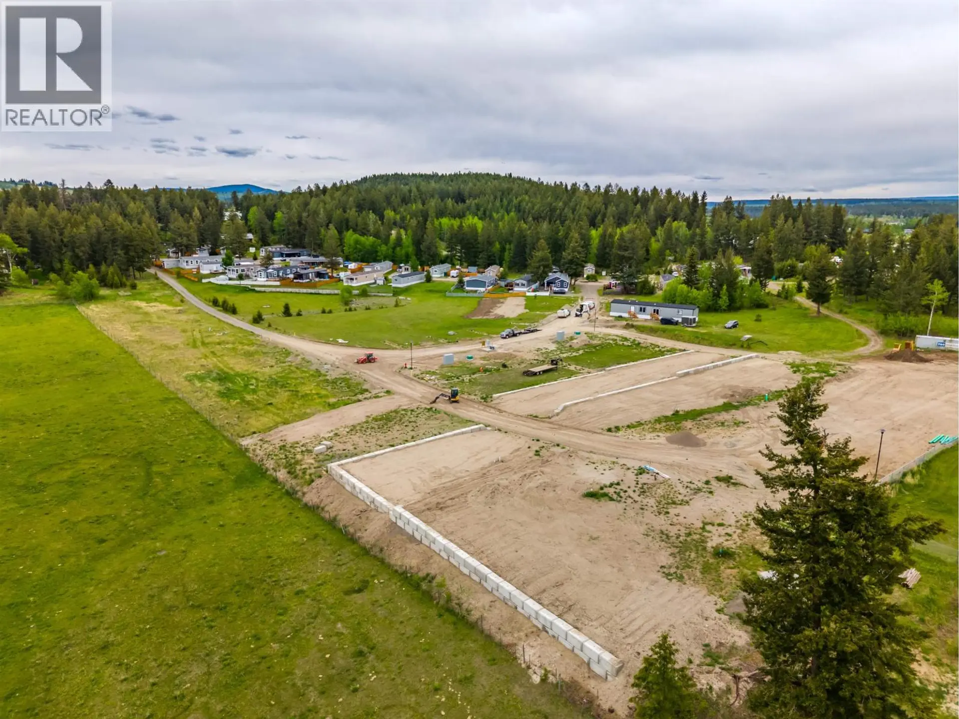 #59 4072 LAC LA HACHE STATION ROAD - Image 4