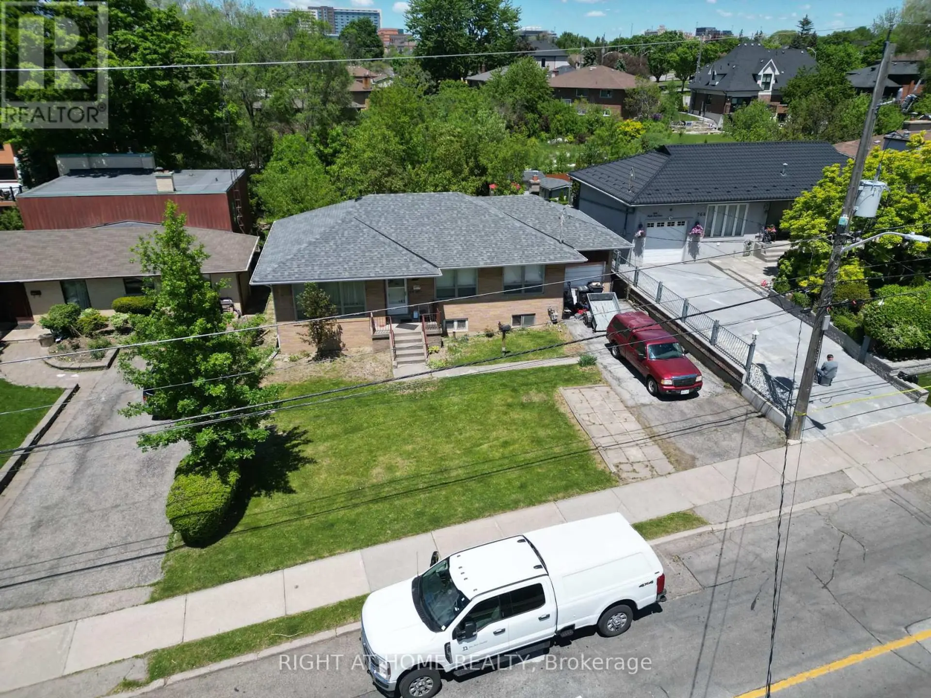 362 MAPLE LEAF DRIVE - Image 4