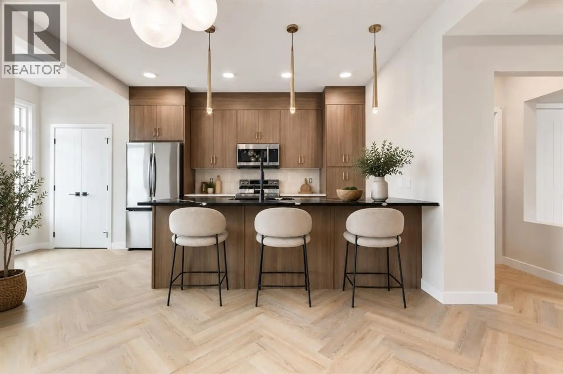 357 Cobblestone Gate - Image 3