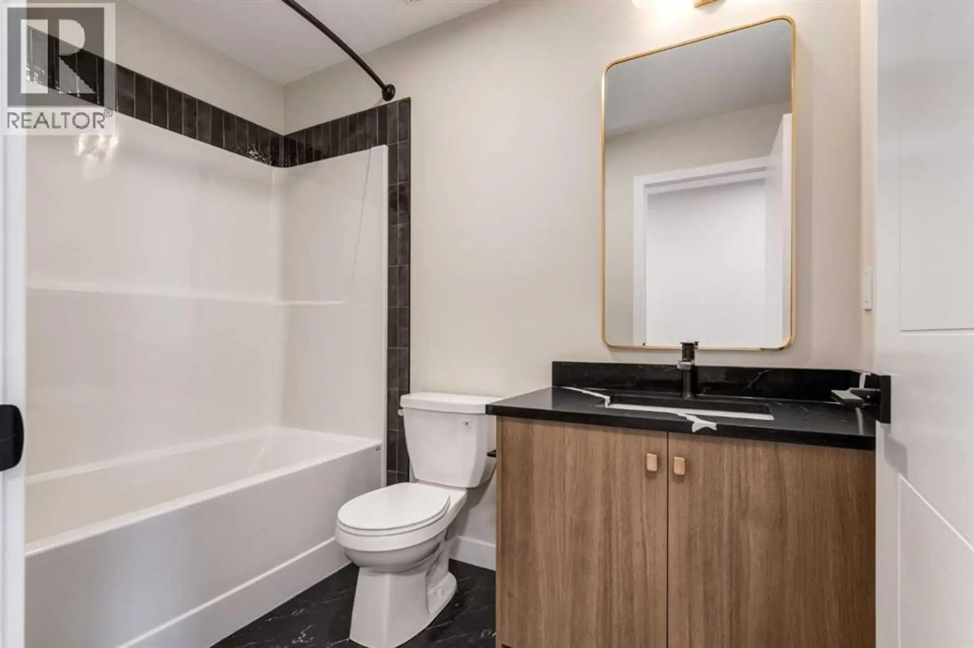 357 Cobblestone Gate - Image 13