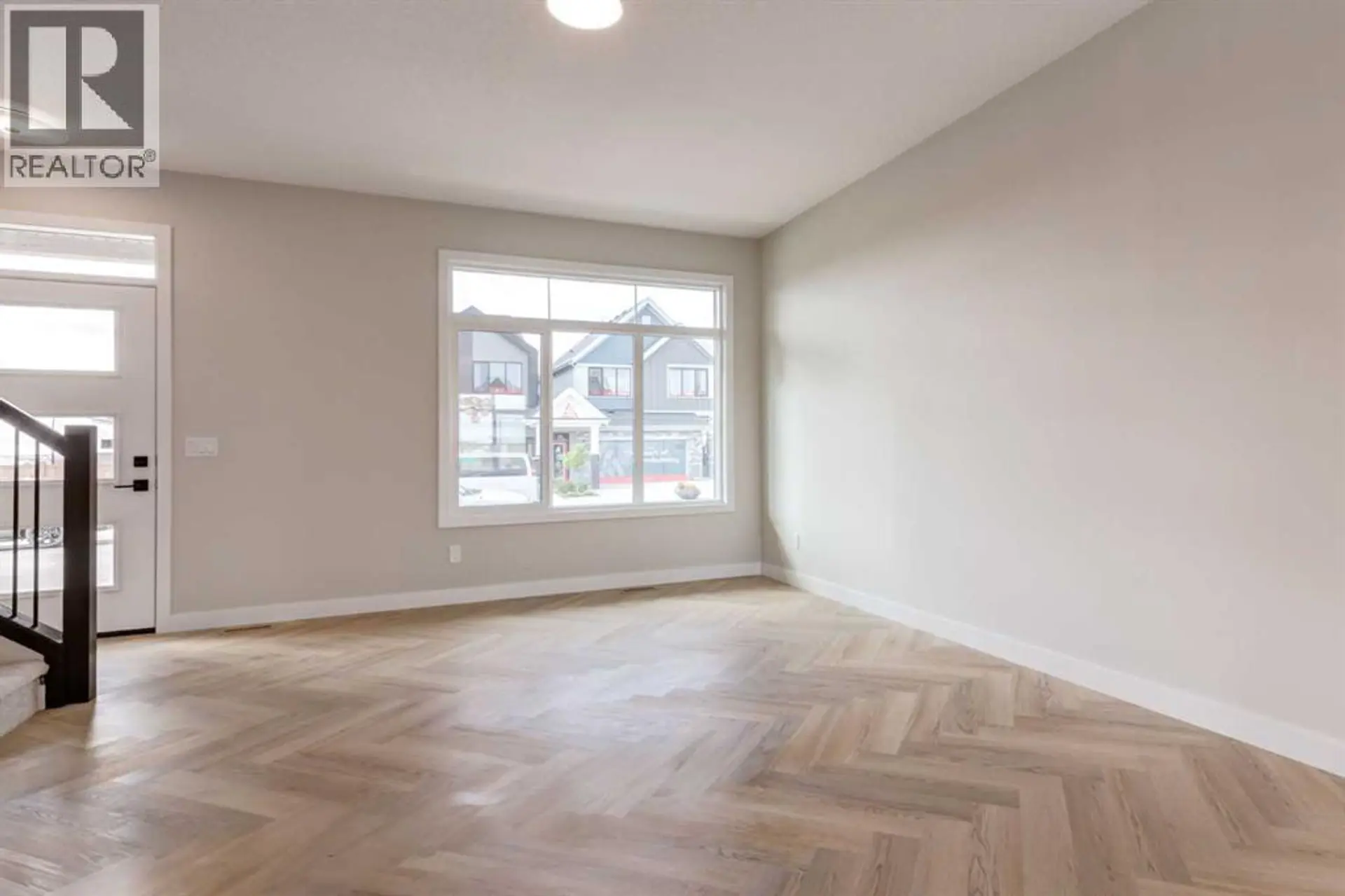 357 Cobblestone Gate - Image 5