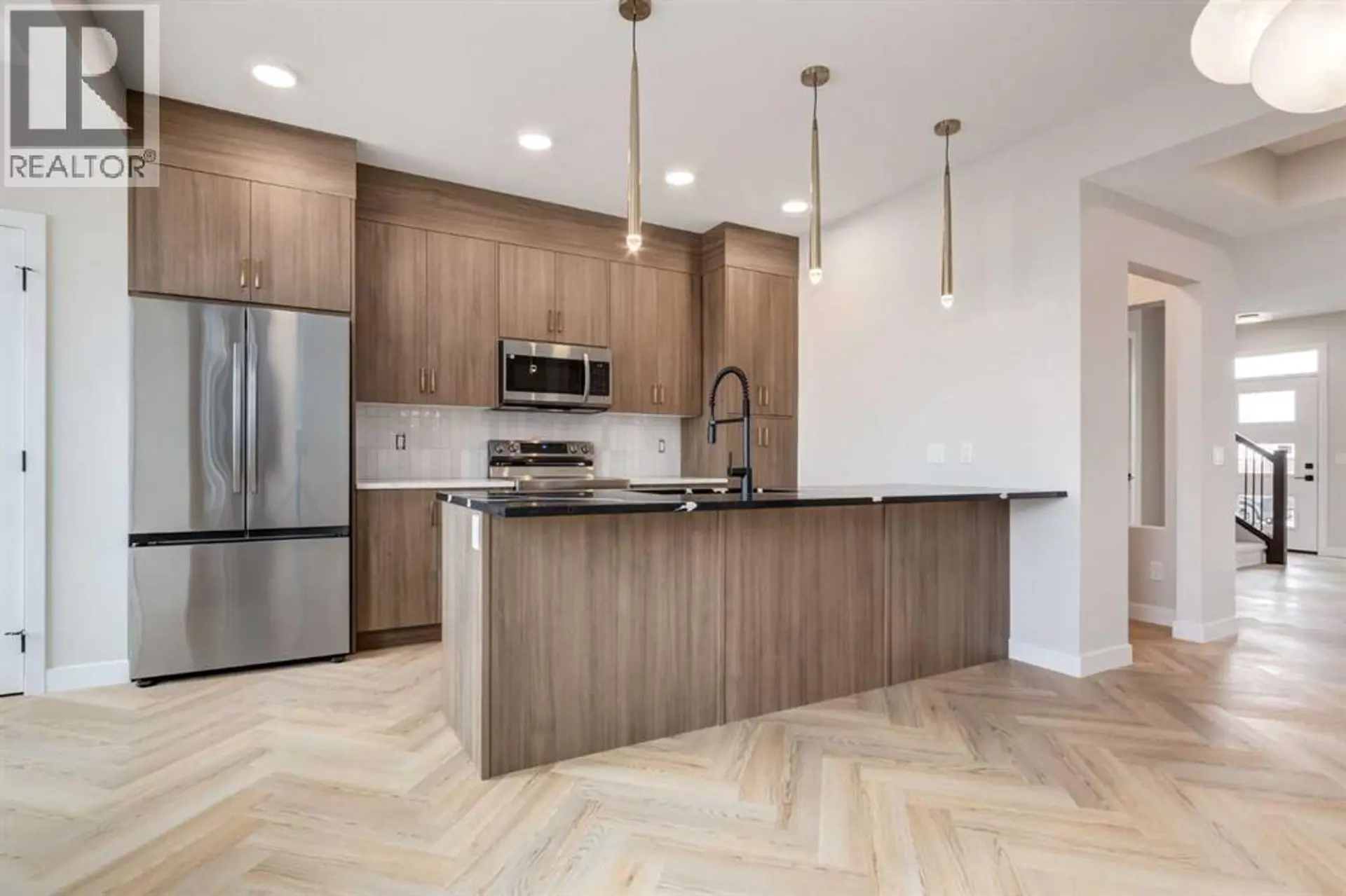 353 Cobblestone Gate - Image 5