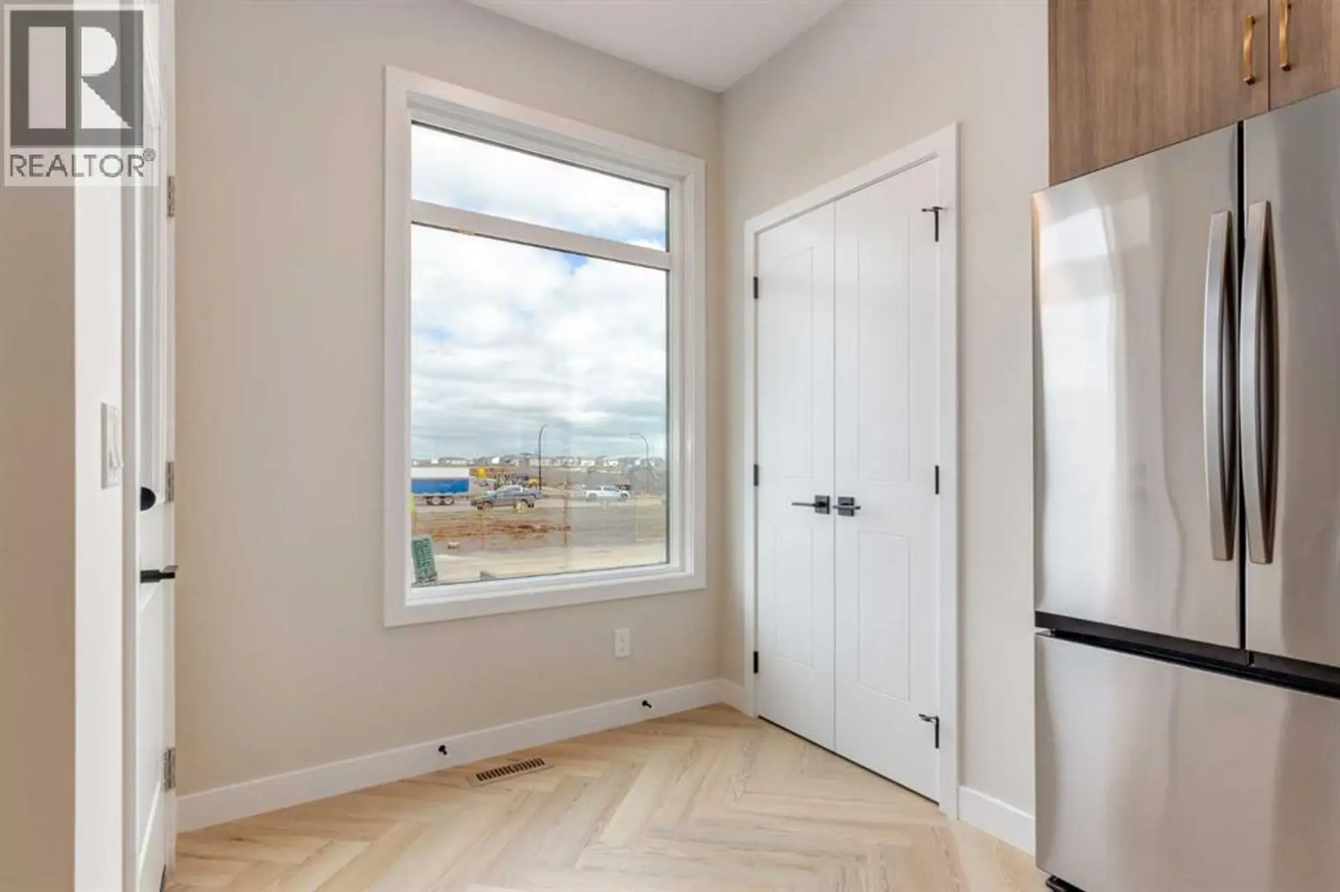 353 Cobblestone Gate - Image 7