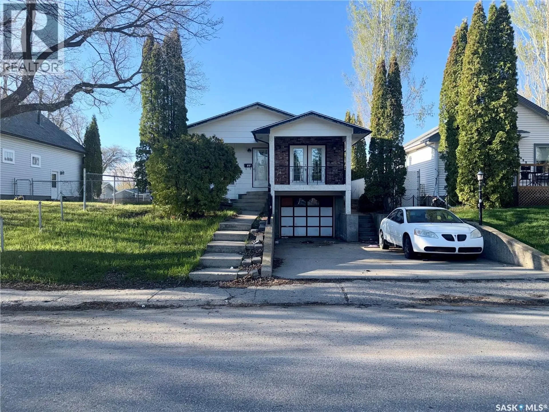 318 25th STREET E - Image 1