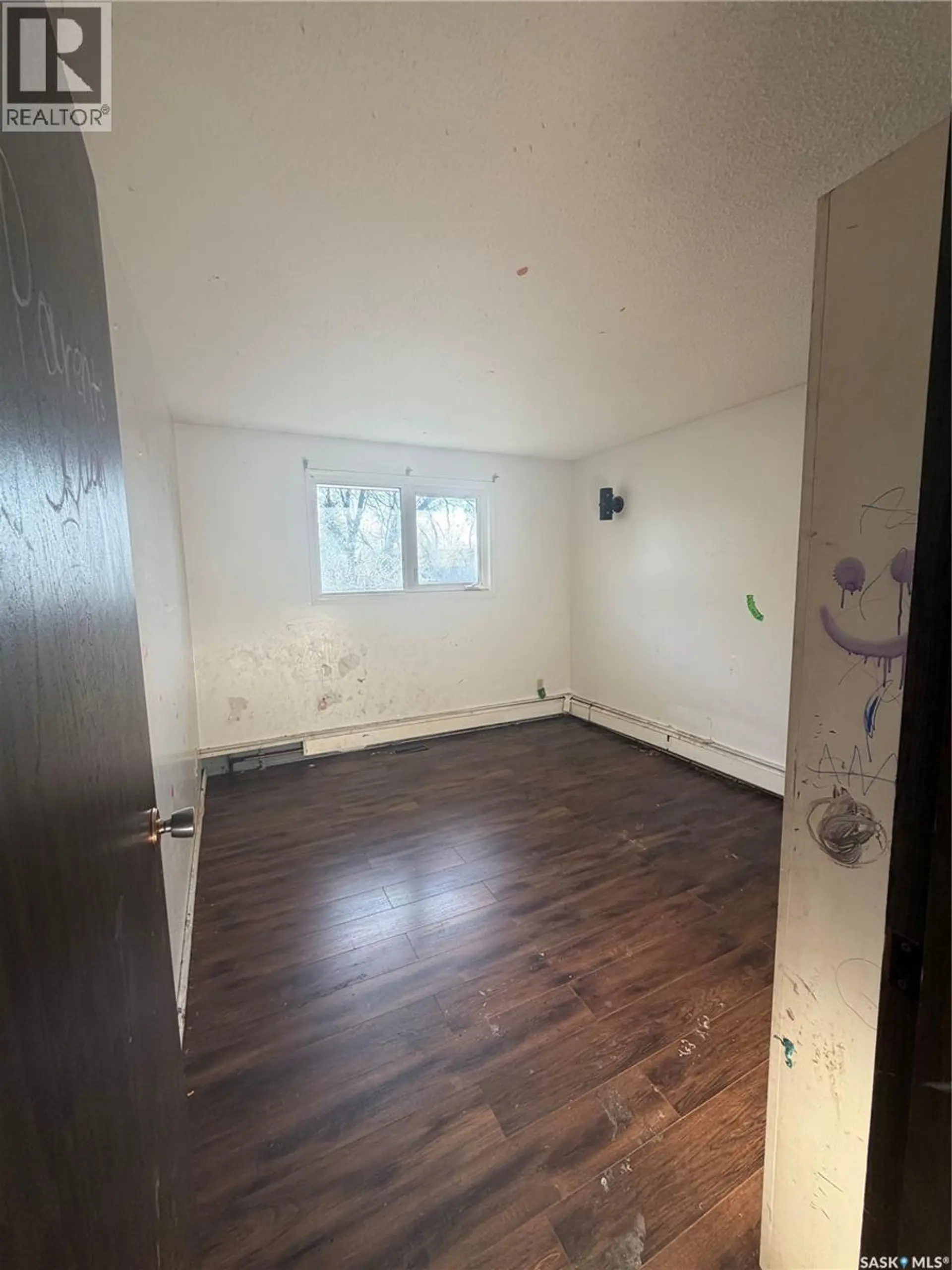 318 25th STREET E - Image 7