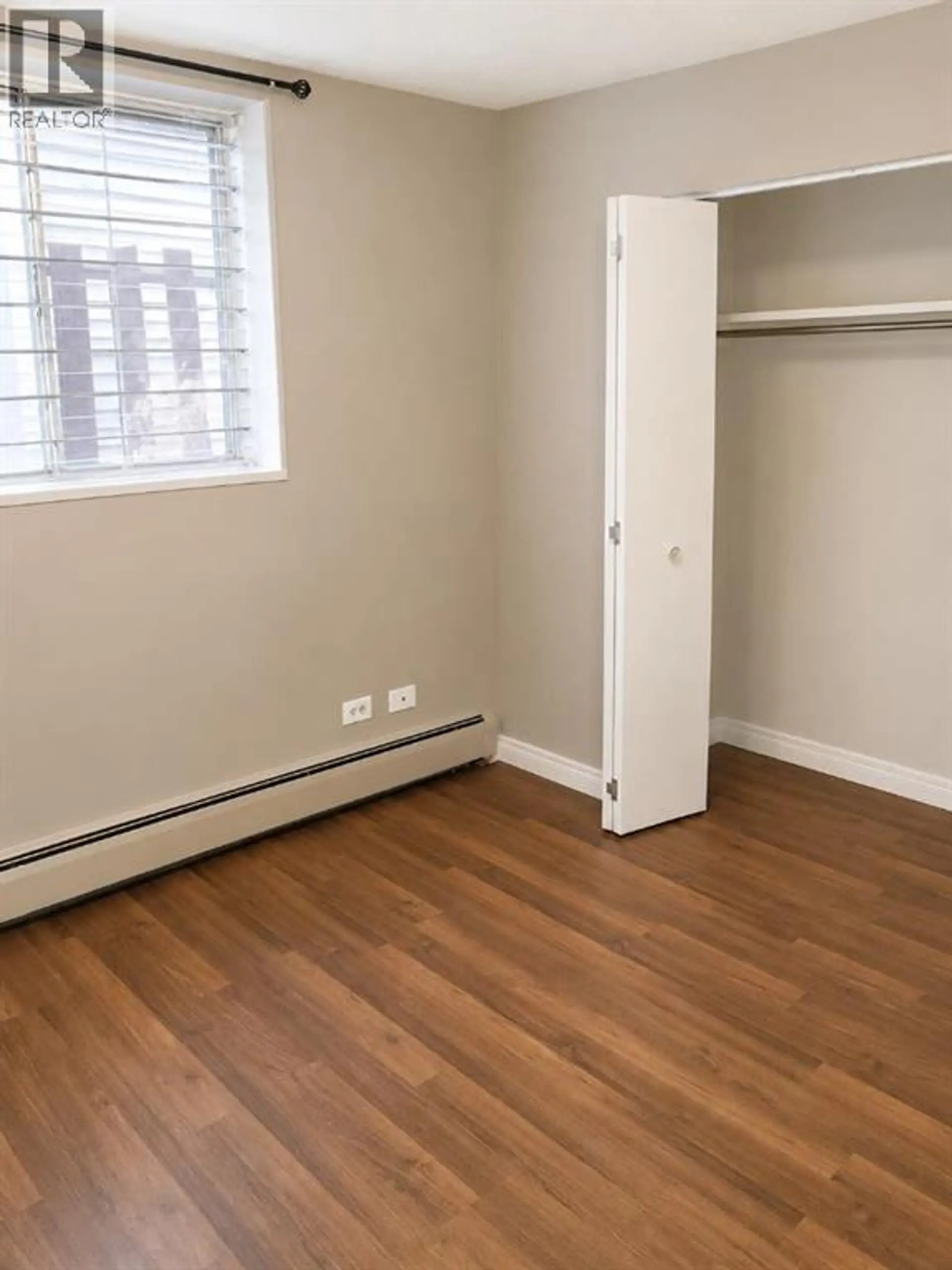 211 6 Street NE - Image 6