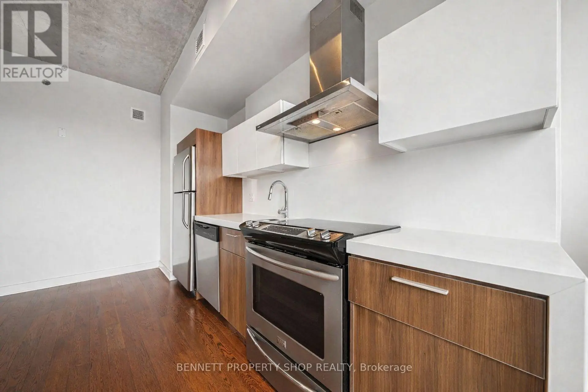 #507 360 MCLEOD STREET - Image 5