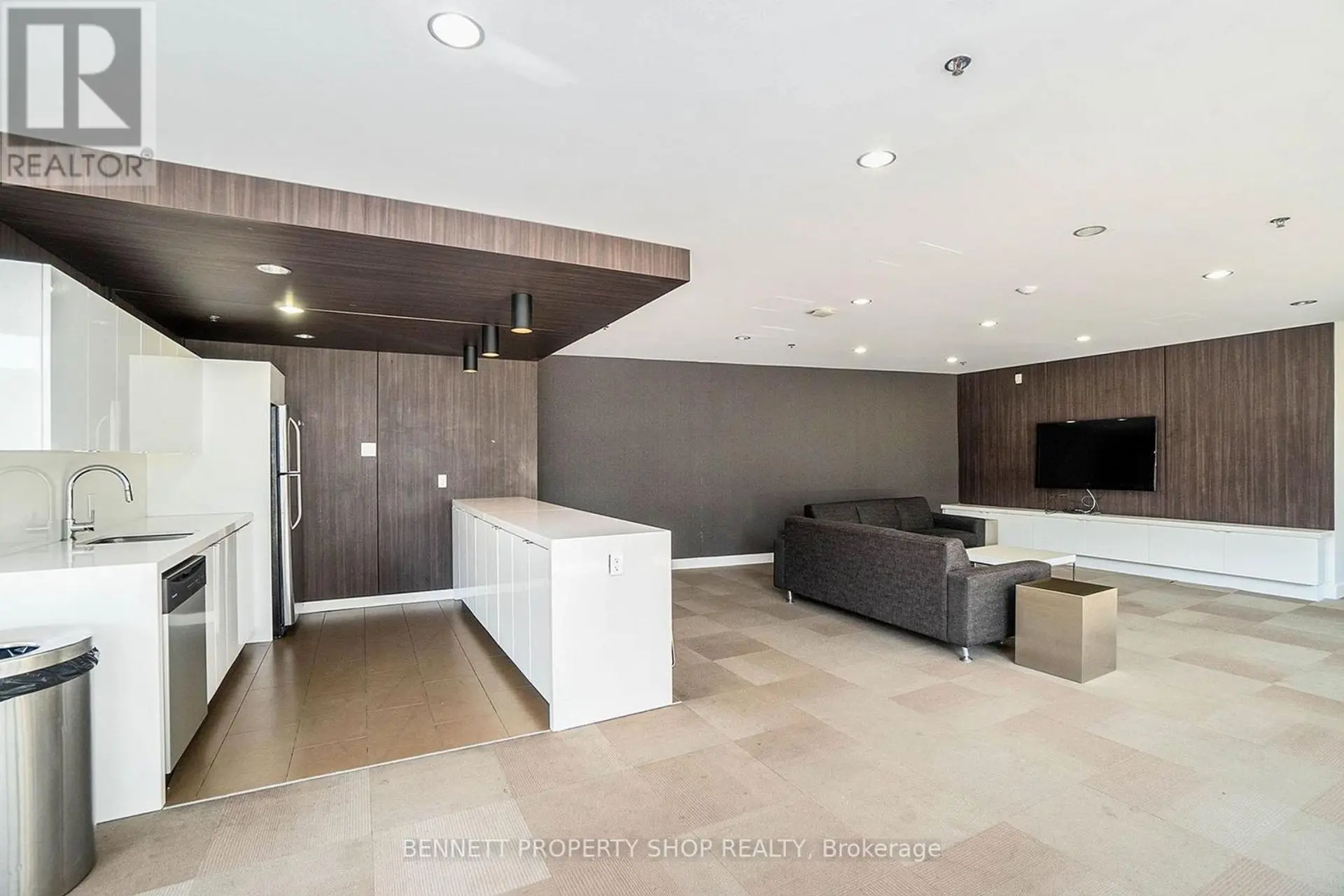 #507 360 MCLEOD STREET - Image 12