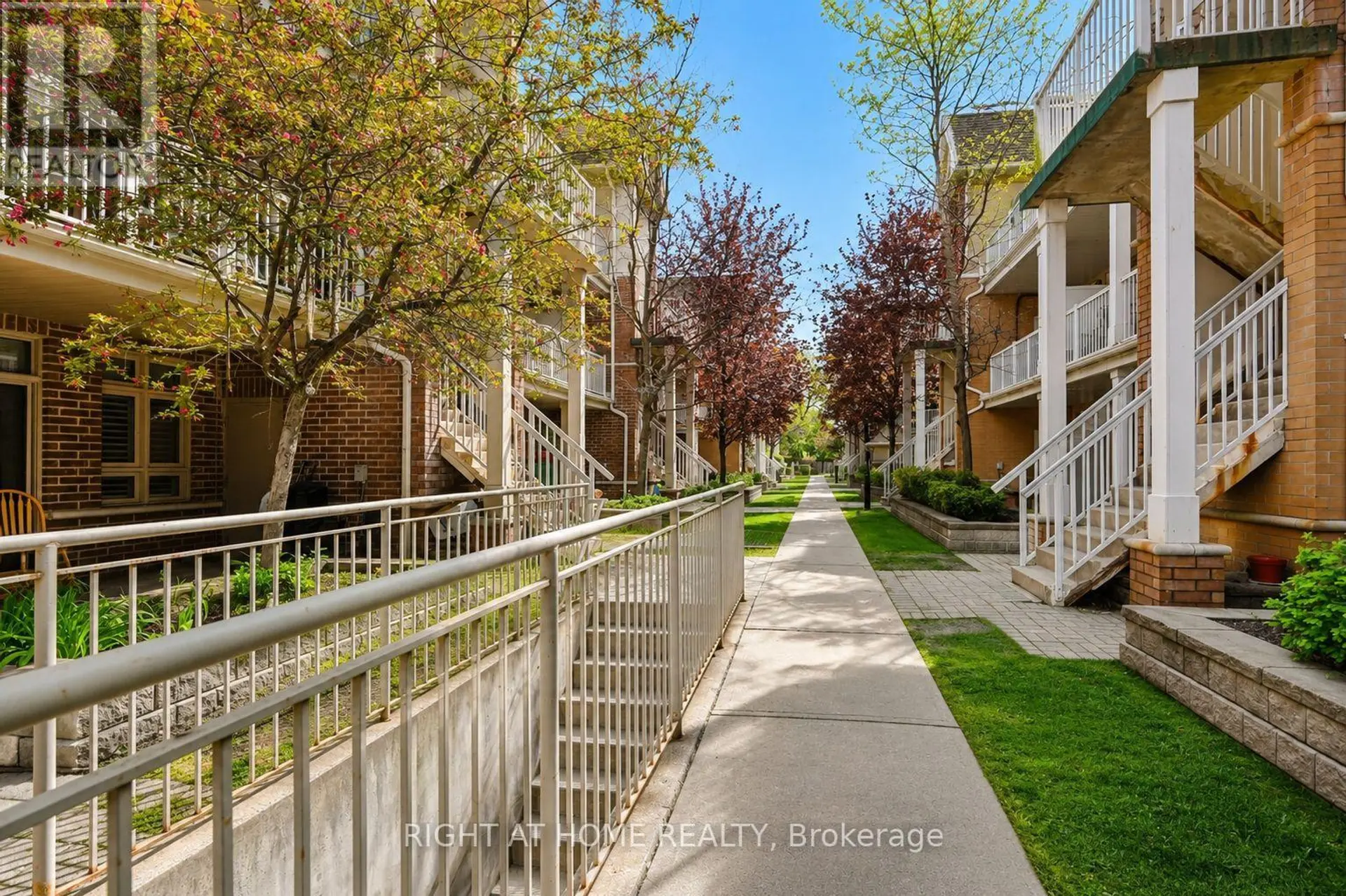 #8 1949 LAWRENCE AVENUE W - Image 20