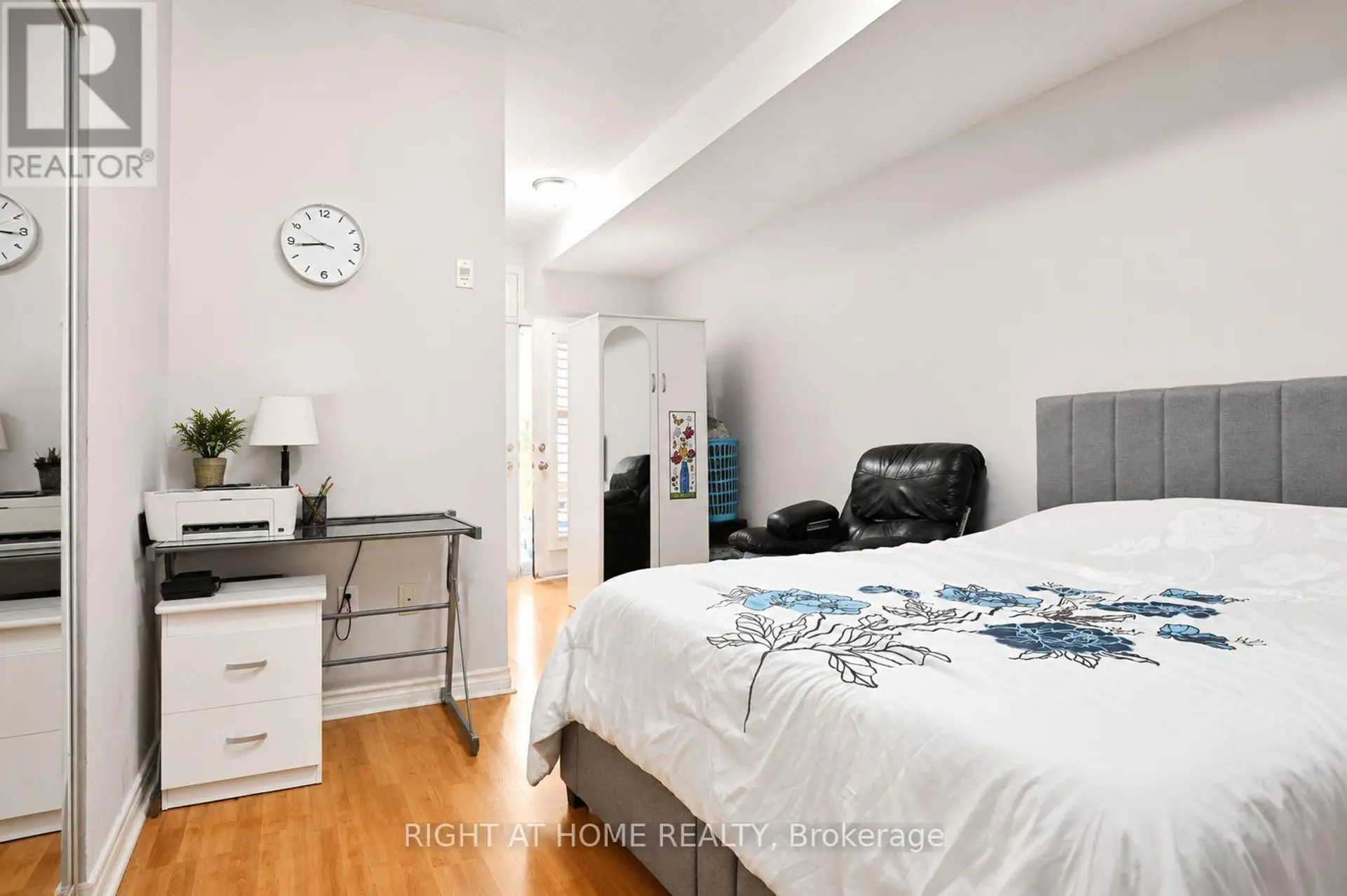 #8 1949 LAWRENCE AVENUE W - Image 9